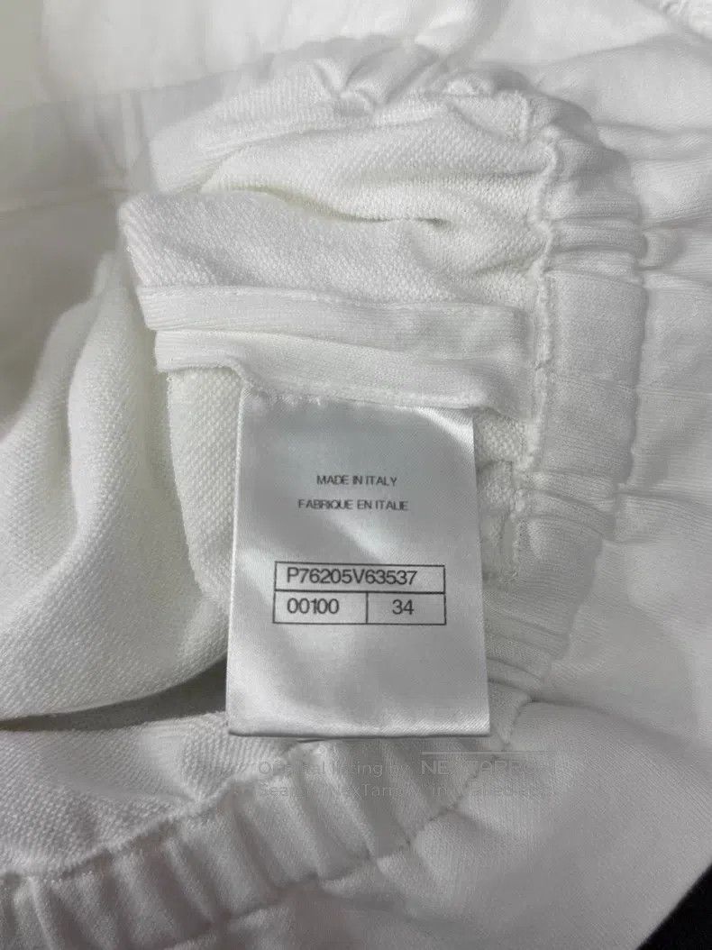 Chanel Chanel 24M white sleeveless zipper lapel Size XS / US 0-2 / IT 36-38 - 4 Thumbnail
