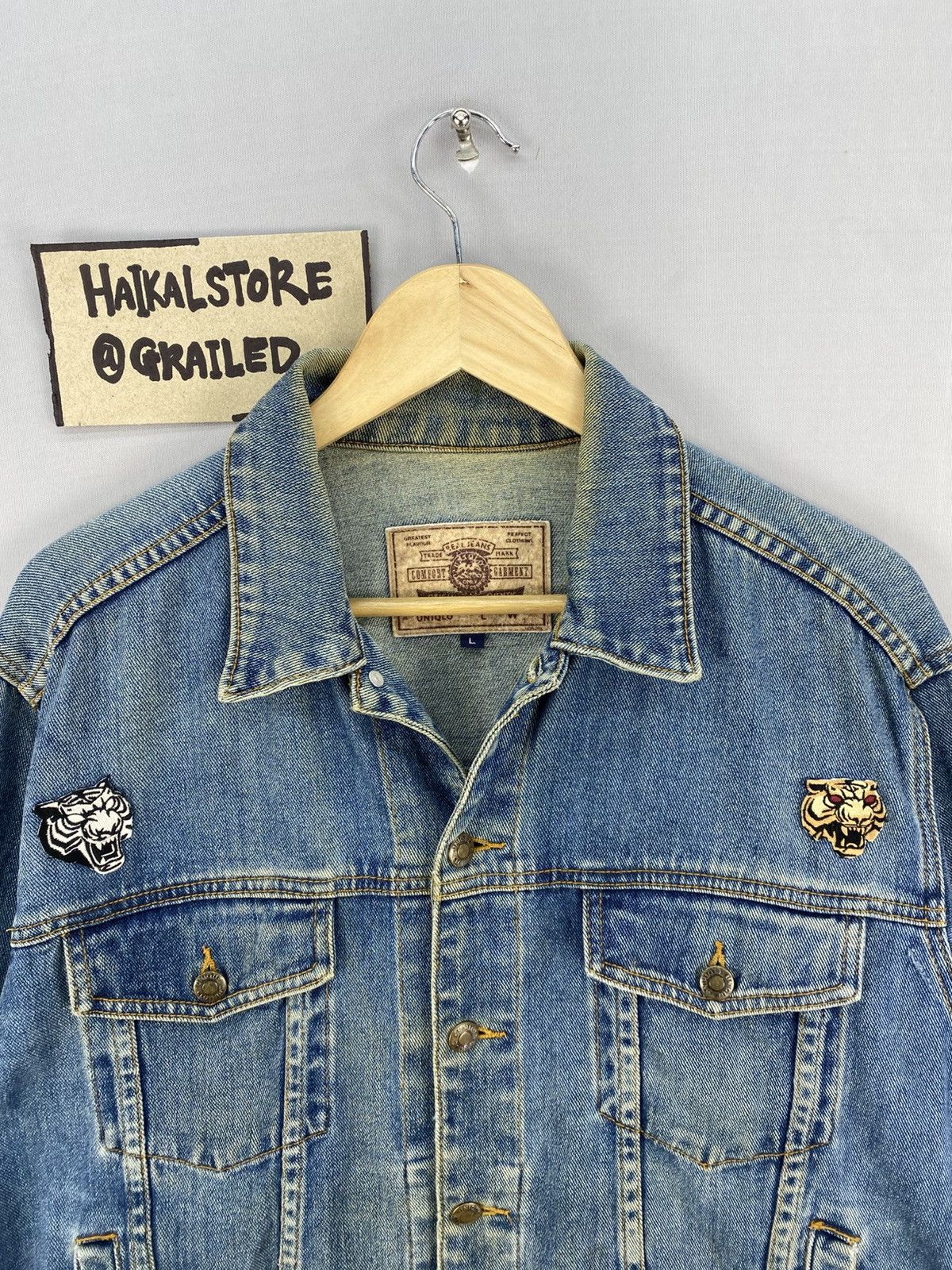 Uniqlo Vintage Uniqlo Trash Denim Trucker Jacket Size US L / EU 52-54 / 3 - 7 Thumbnail