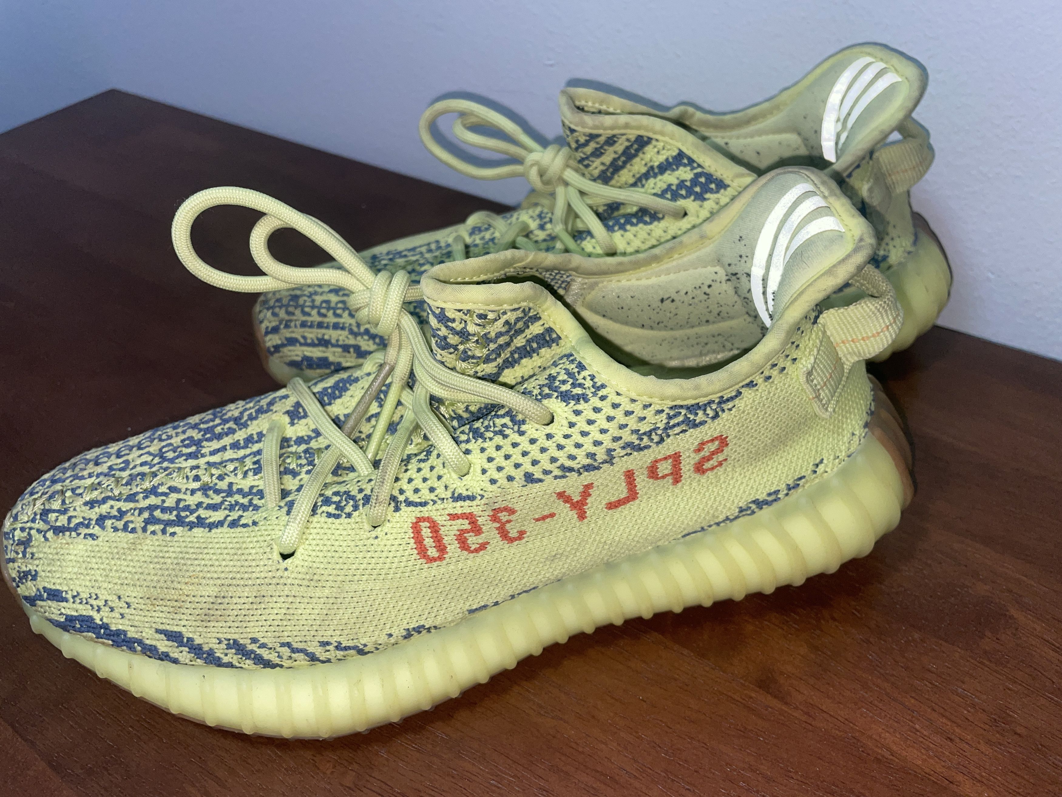 Adidas adidas Yeezy Boost 350 V2 Size US 7.5 / EU 40-41 - 1 Thumbnail