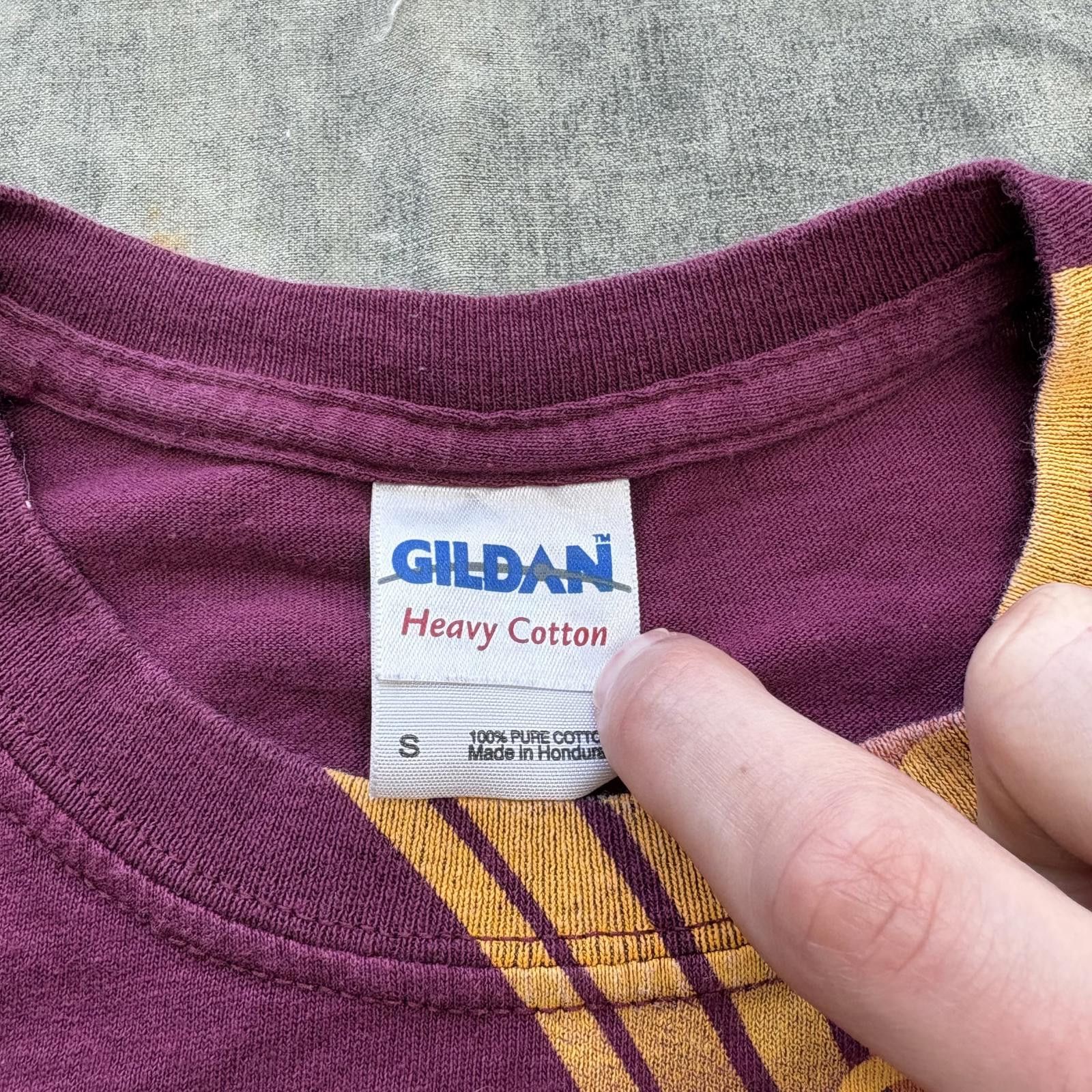 Gildan Vintage Y2K Burgundy Leap World Changers Abstract Shirt Size US S / EU 44-46 / 1 - 3 Thumbnail