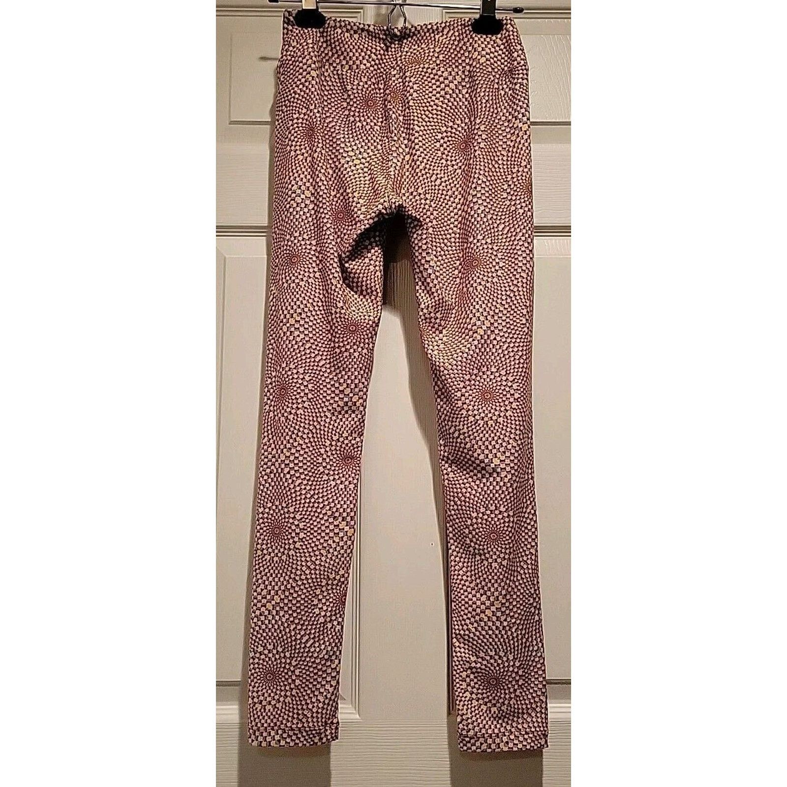 Other Woman’s Active Wear LuLaRoe Spiral Leggings One Size Size 28" / US 6 / IT 42 - 2 Thumbnail