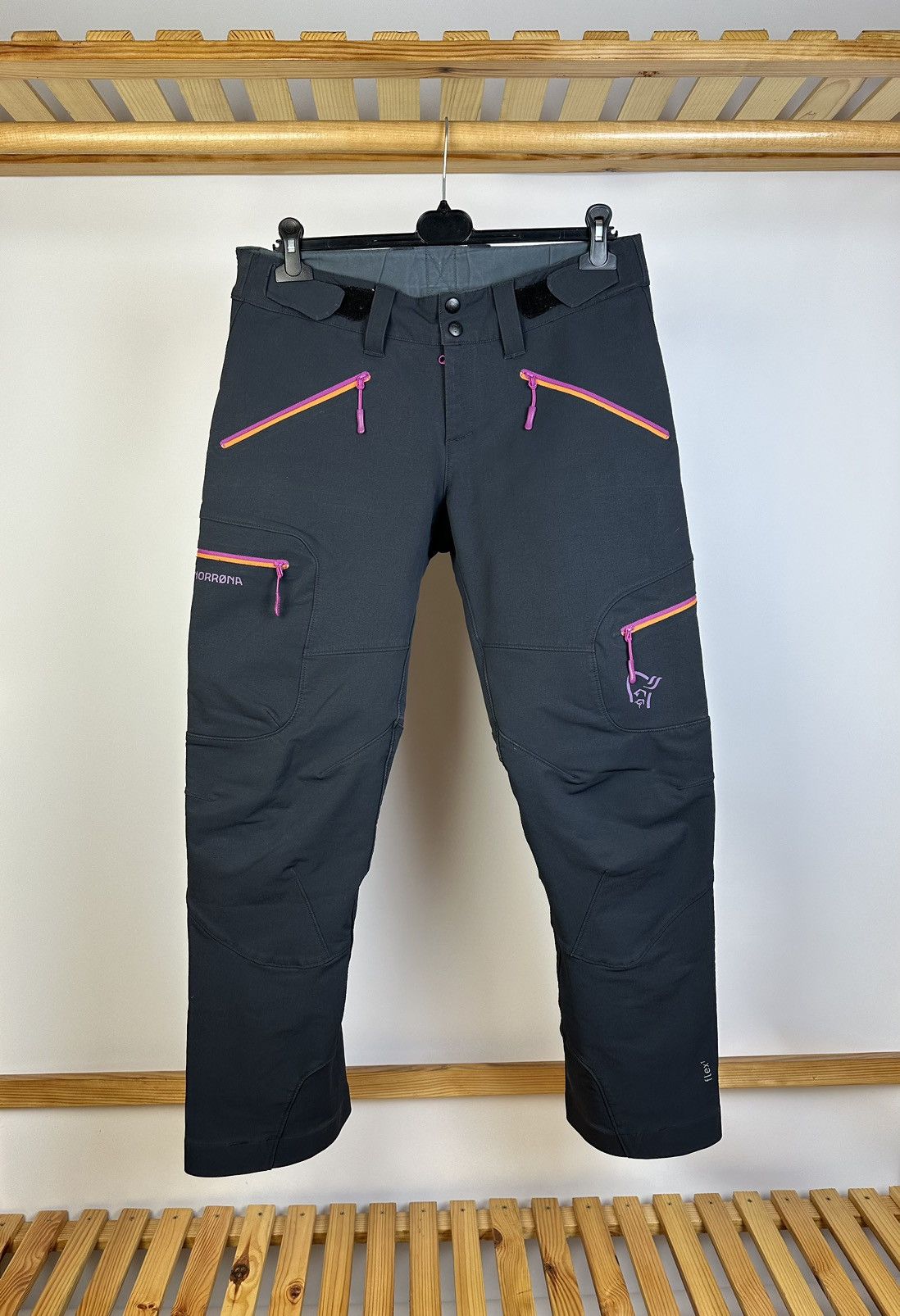 Norrona Norrona Svalbard Flex1 Outdoor Vintage Pants Size 27" / US 4 / IT 40 - 1 Thumbnail
