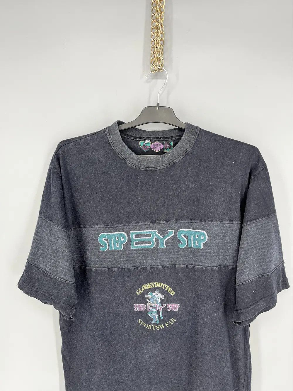 Vintage Vintage "globetrotter step by step sportswear" TShirt Size M Size US M / EU 48-50 / 2 - 6 Thumbnail