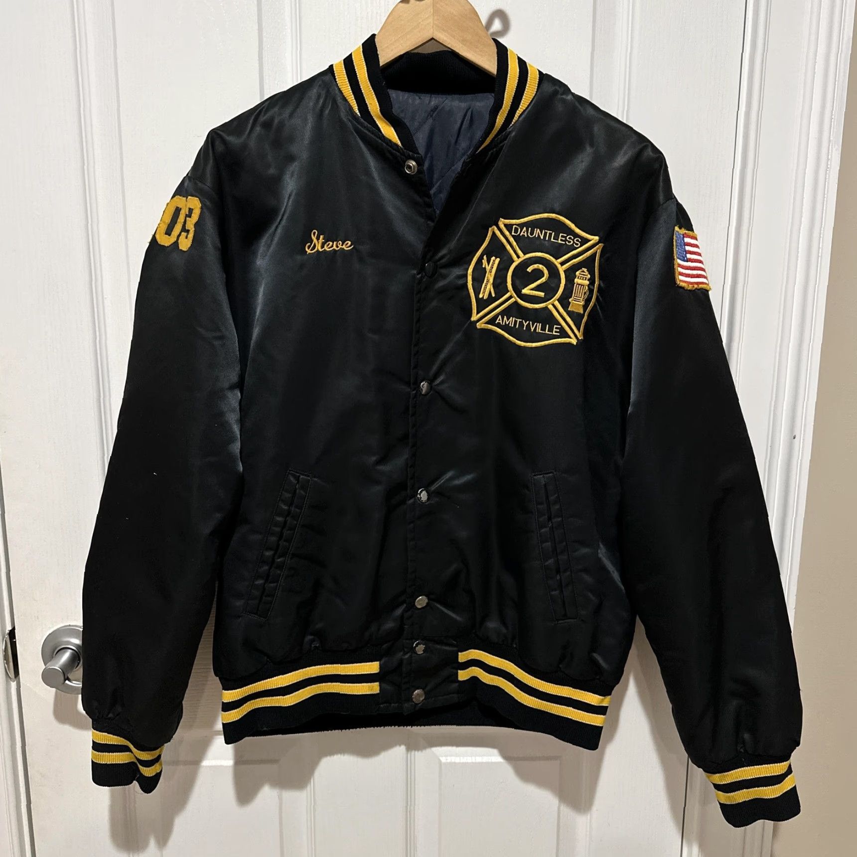 Vintage Vintage Satin Bomber Jacket Mens Large Dauntless Amityville Fire USA Flag Patch Size US XL / EU 56 / 4 - 2 Thumbnail