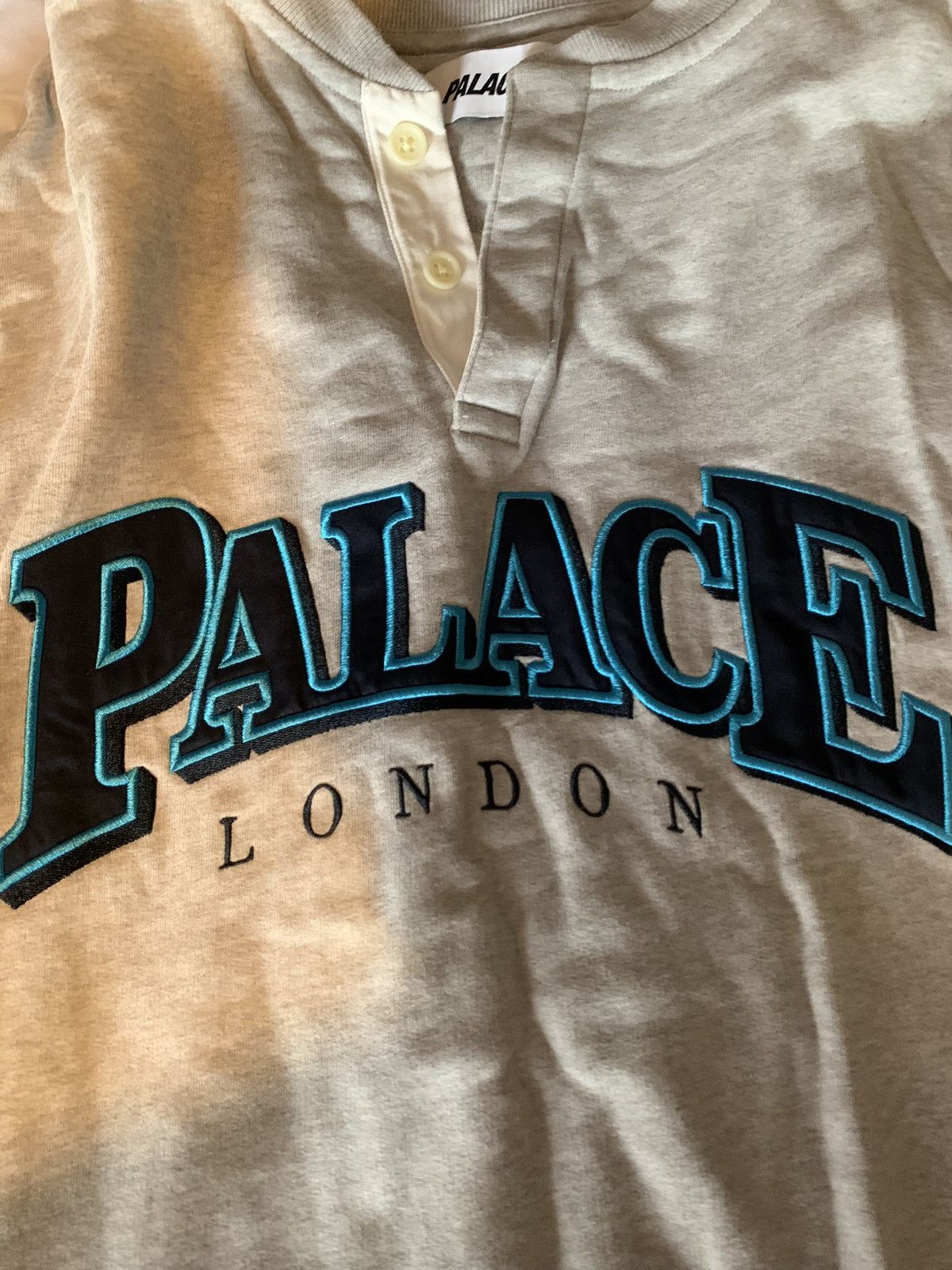 Palace Palace Buttoned Crewneck Size US XL / EU 56 / 4 - 2 Thumbnail