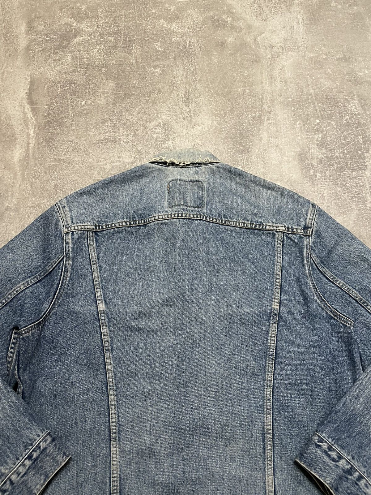 Levi's Vintage Levis Distressed Denim Jacket 90s Size L Men’s Size US L / EU 52-54 / 3 - 21 Thumbnail