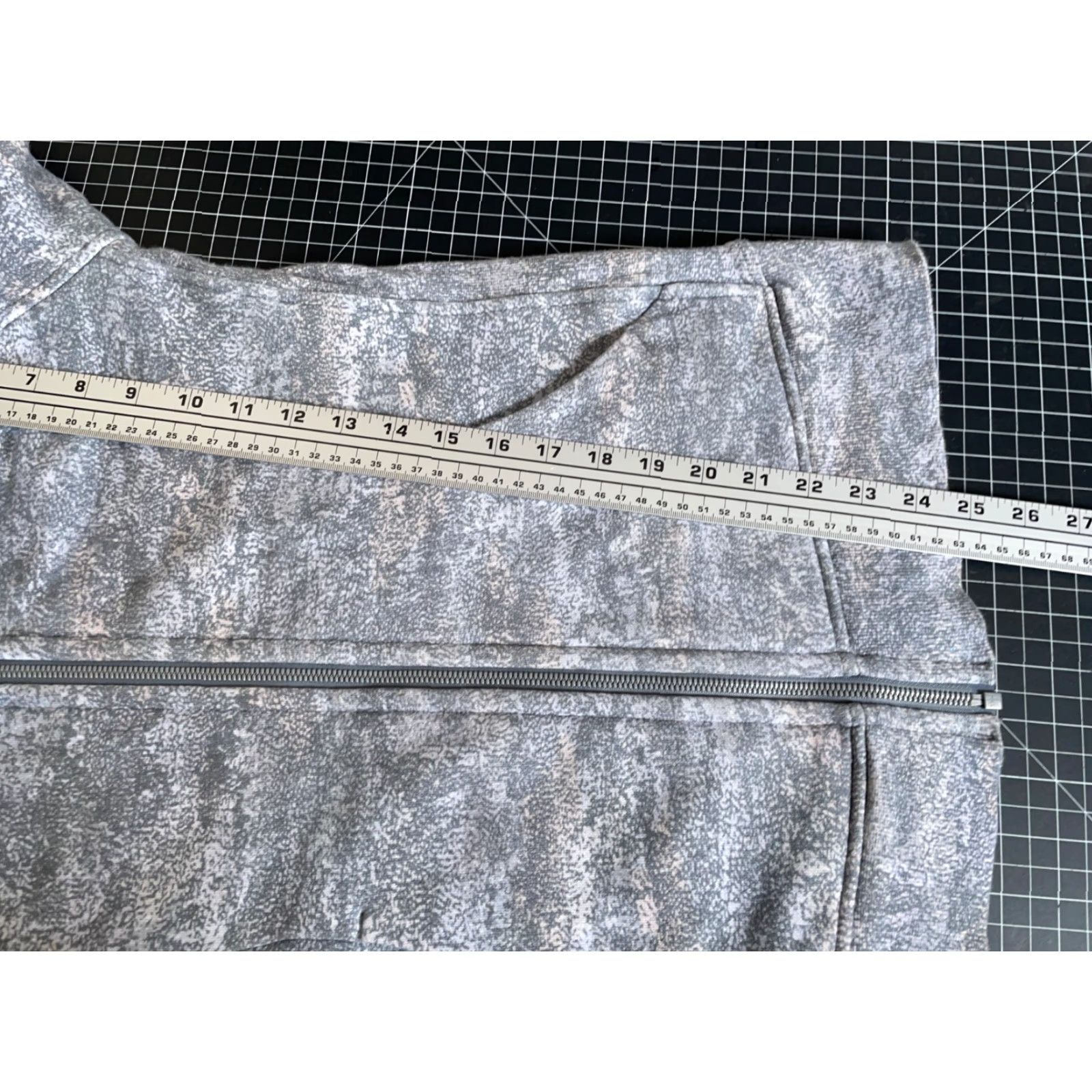 Lululemon VINTAGE Lululemon Scuba Hoodie Women 8 Gray Full Zip Mock Neck 2019 Size M / US 6-8 / IT 42-44 - 6 Thumbnail