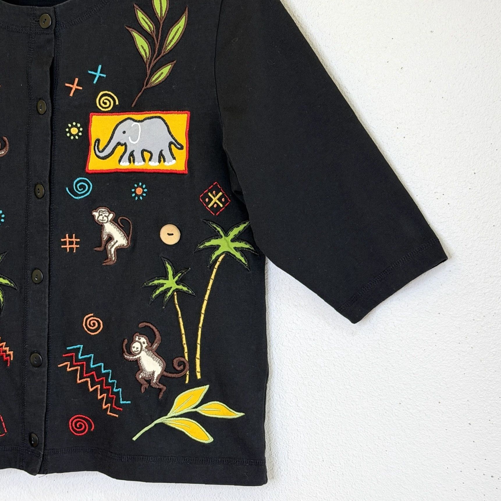 Vintage Onque Casuals Top Womens Sz Medium Black Embroidered Safari Monkeys Button Front 3/4 Sleeve Round Neck Cotton Blend - Could be worn open as a cardigan Size M / US 6-8 / IT 42-44 - 3 Thumbnail