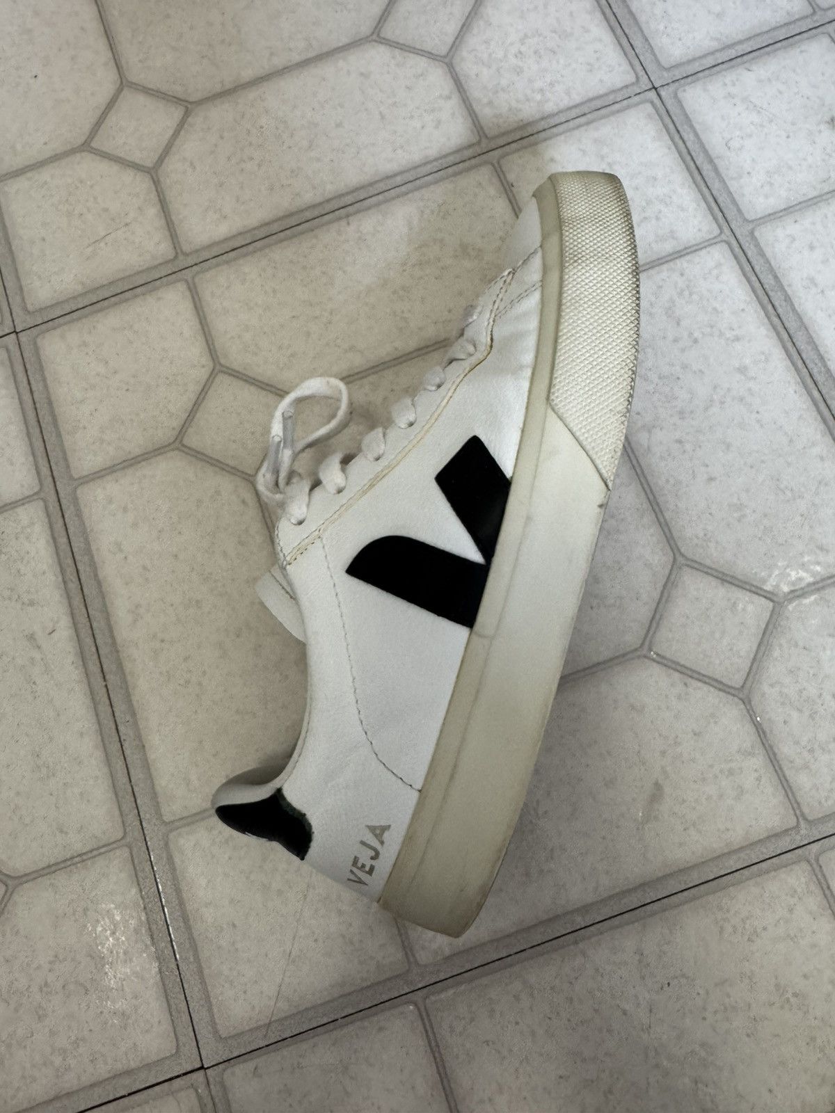 Veja Veja Women’s sneakers Size US 7 / IT 37 - 2 Thumbnail