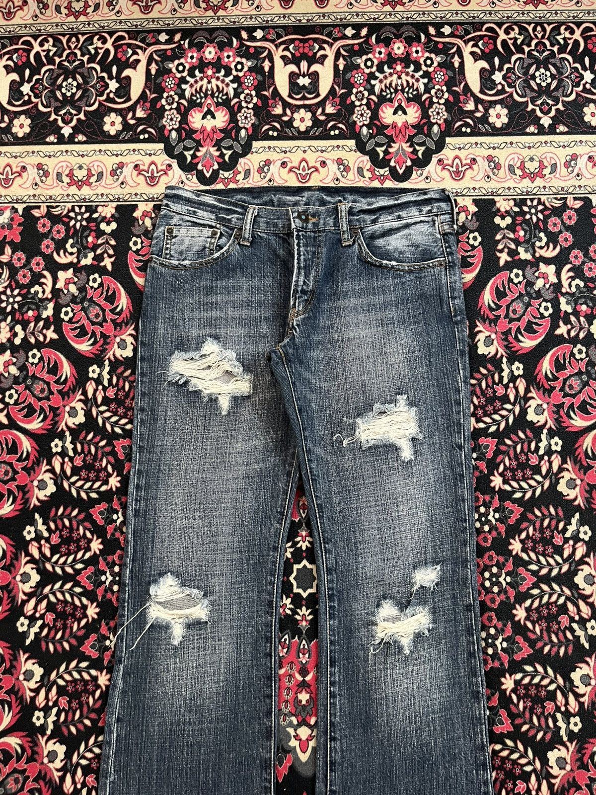 Japanese Brand Japanese Blue Washed Distress Dagger Embroidery Flare Jeans Size 30" / US 8 / IT 44 - 3 Thumbnail