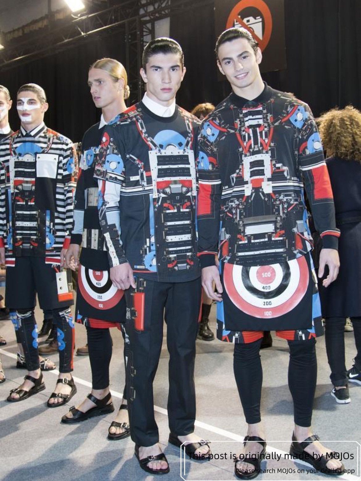 Givenchy Givenchy Radio Print Tee Size US M / EU 48-50 / 2 - 6 Thumbnail