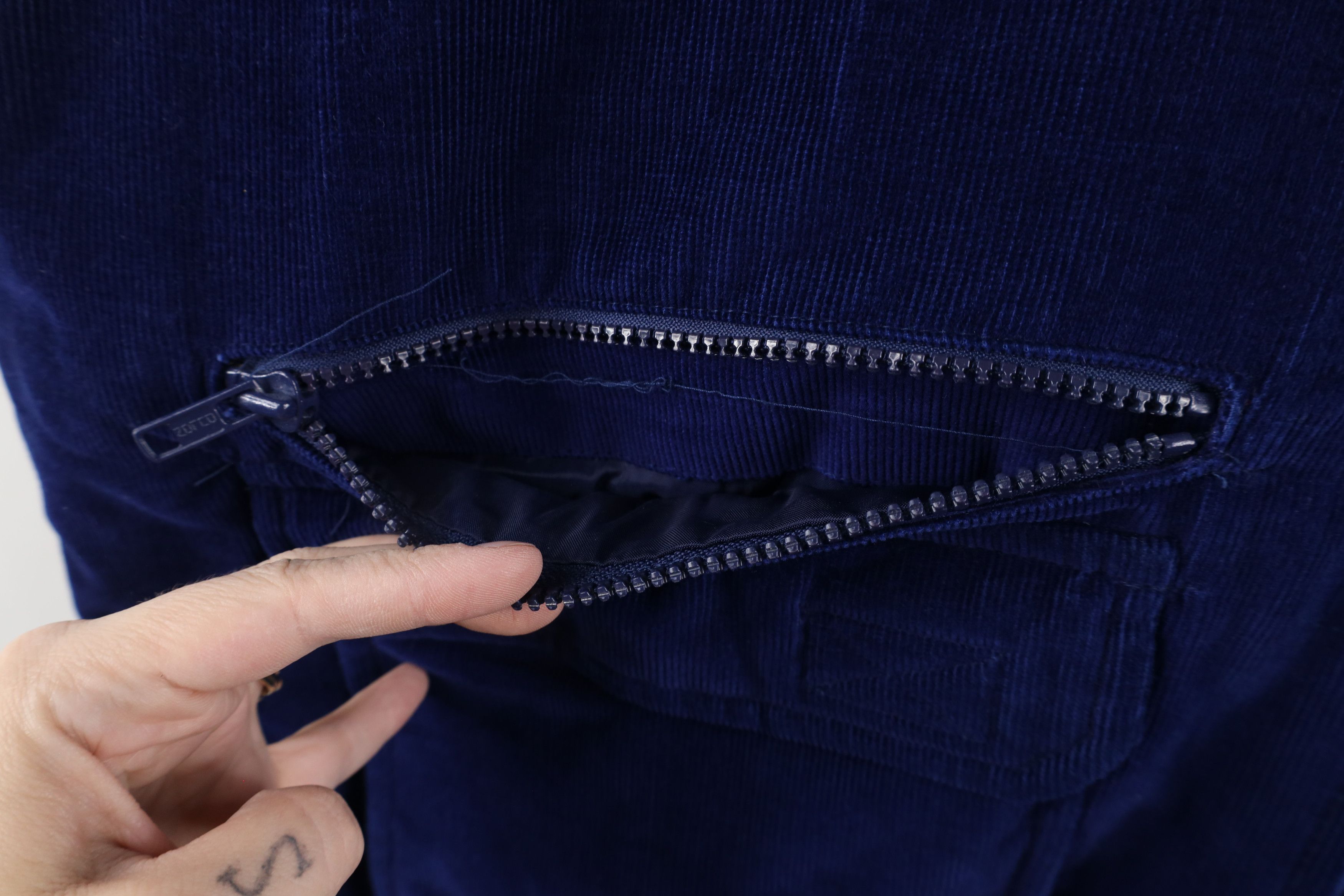 Vintage Vintage 70s Streetwear Corduroy Puffer Vest Jacket Blue Size US XL / EU 56 / 4 - 5 Thumbnail