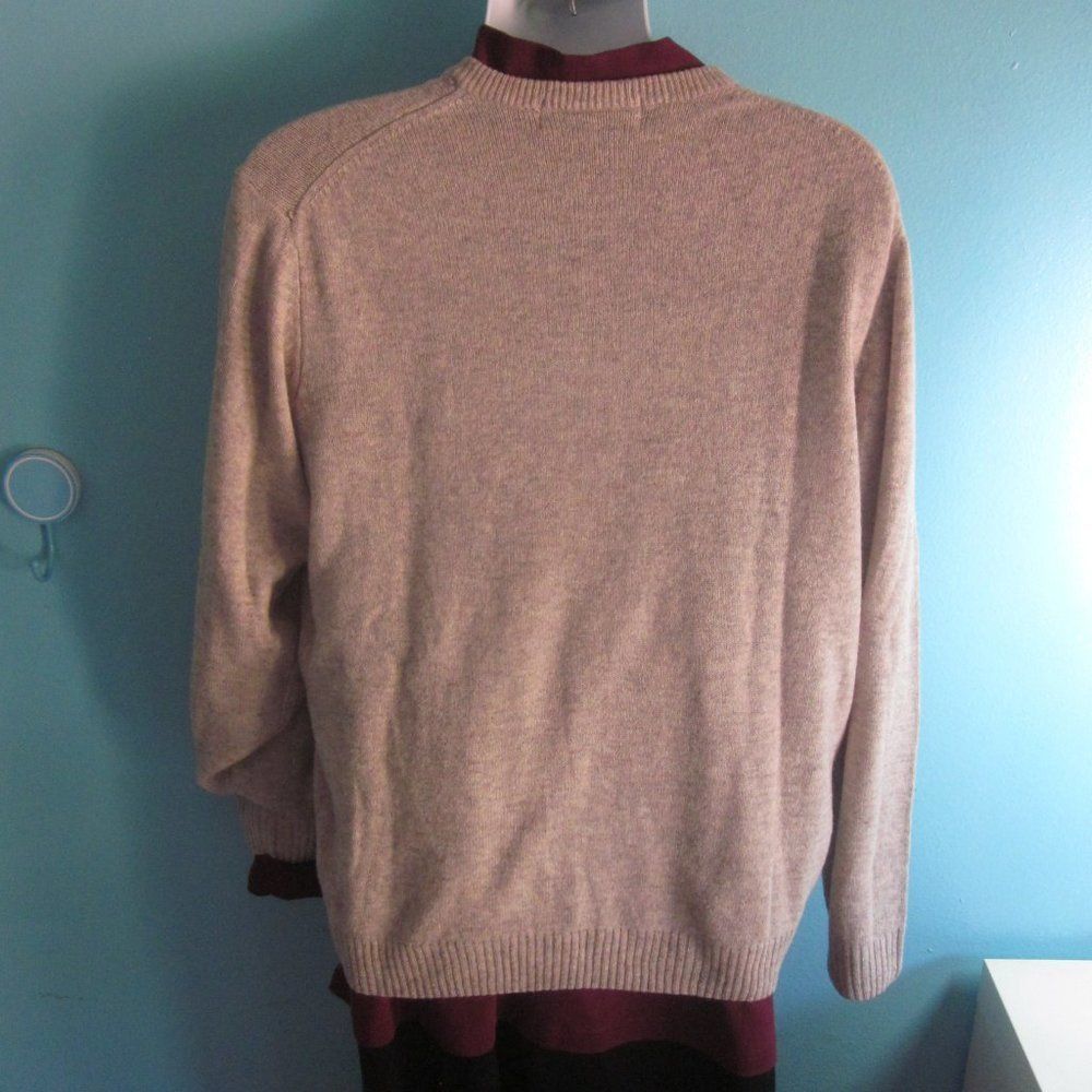 Aran Crafts Wool V-Neck Sweater Mens Size L Lambswool Size US L / EU 52-54 / 3 - 4 Thumbnail