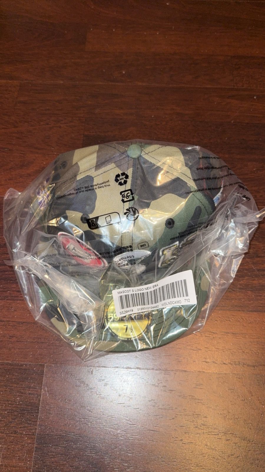New Era × Supreme Supreme Mascots S Logo New Era Size ONE SIZE - 1 Thumbnail