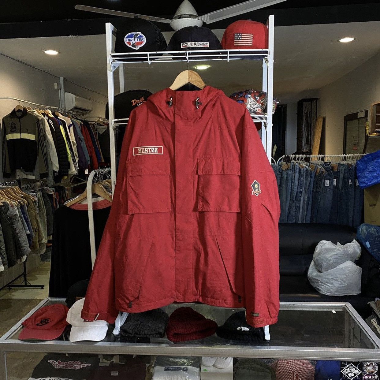 Burton Burton Ronin multi-pocket red snowboarding jackets Size US L / EU 52-54 / 3 - 1 Thumbnail
