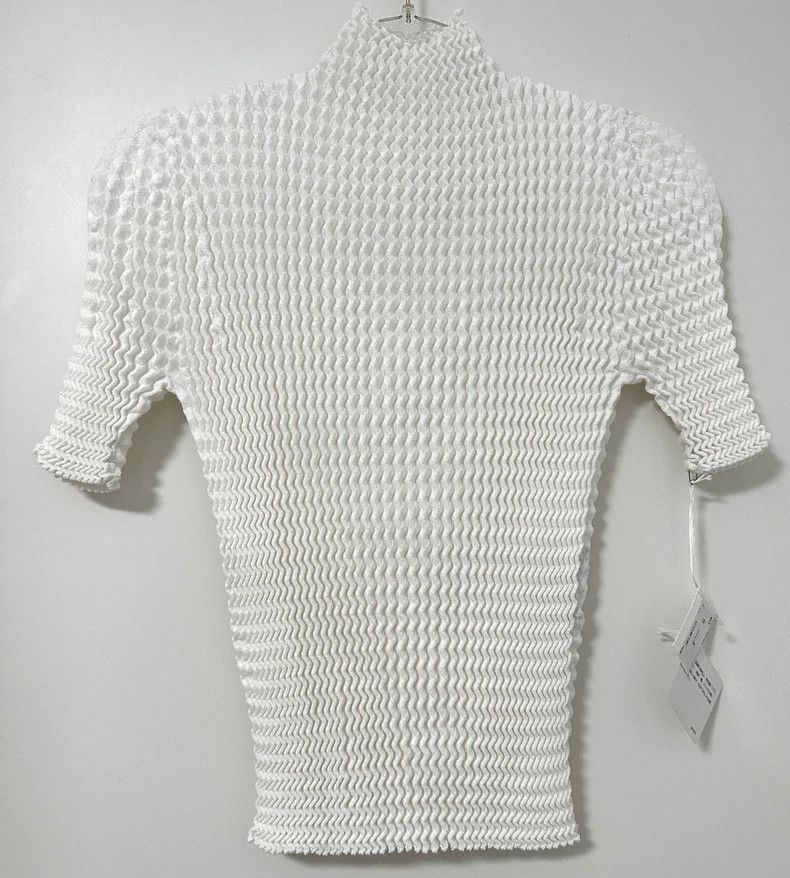 Issey Miyake Issey Miyake size:2 Main line bubble white semi-high-neck Size XS / US 0-2 / IT 36-38 - 1 Thumbnail