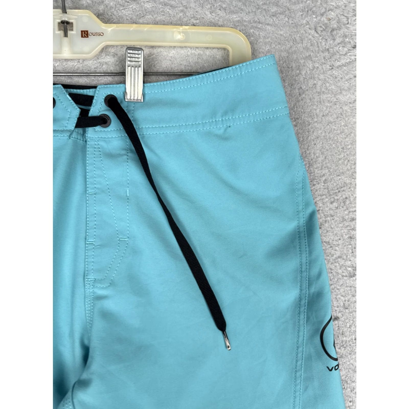 Volcom Volcom Cargo Shorts Mens 29 Blue Microfiber 9 Inseam Swim Quick Dry Boardshort Size US 29 - 5 Thumbnail