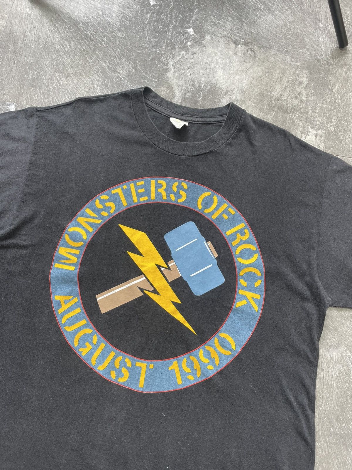 Band Tees Thunder Monster of Rock Tour T Shirt Donington 1990 Vintage Size US L / EU 52-54 / 3 - 2 Thumbnail