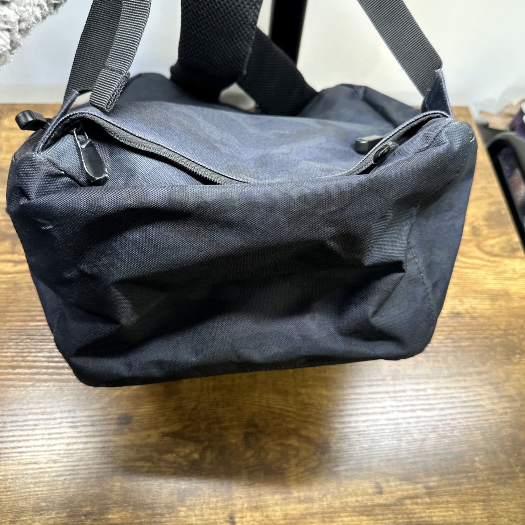 Vintage Lo & Sons Hanover Backpack Camouflage Black Polyester Medium Unisex Adults Zip Backpack Travel Men's Womens Boys Girls Read Size ONE SIZE - 6 Thumbnail