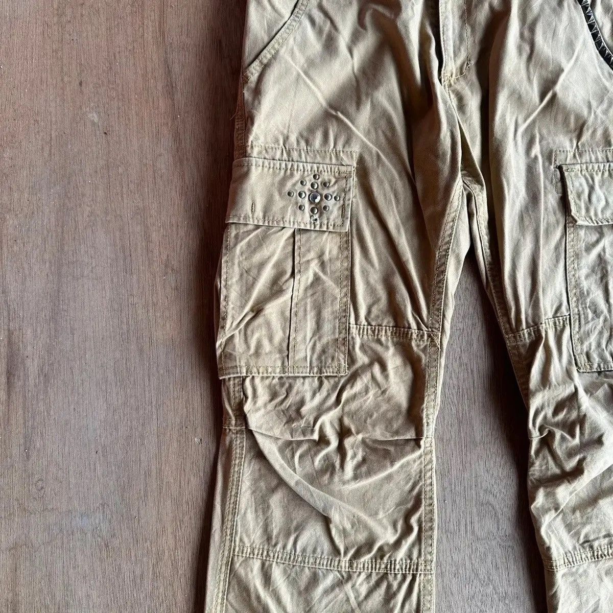 Infinite Archives W32 L33 🔥 FLARE/BOOTCUT NEUTRALINFINITY SPIKY STUDDED CARGO Size US 32 / EU 48 - 12 Thumbnail