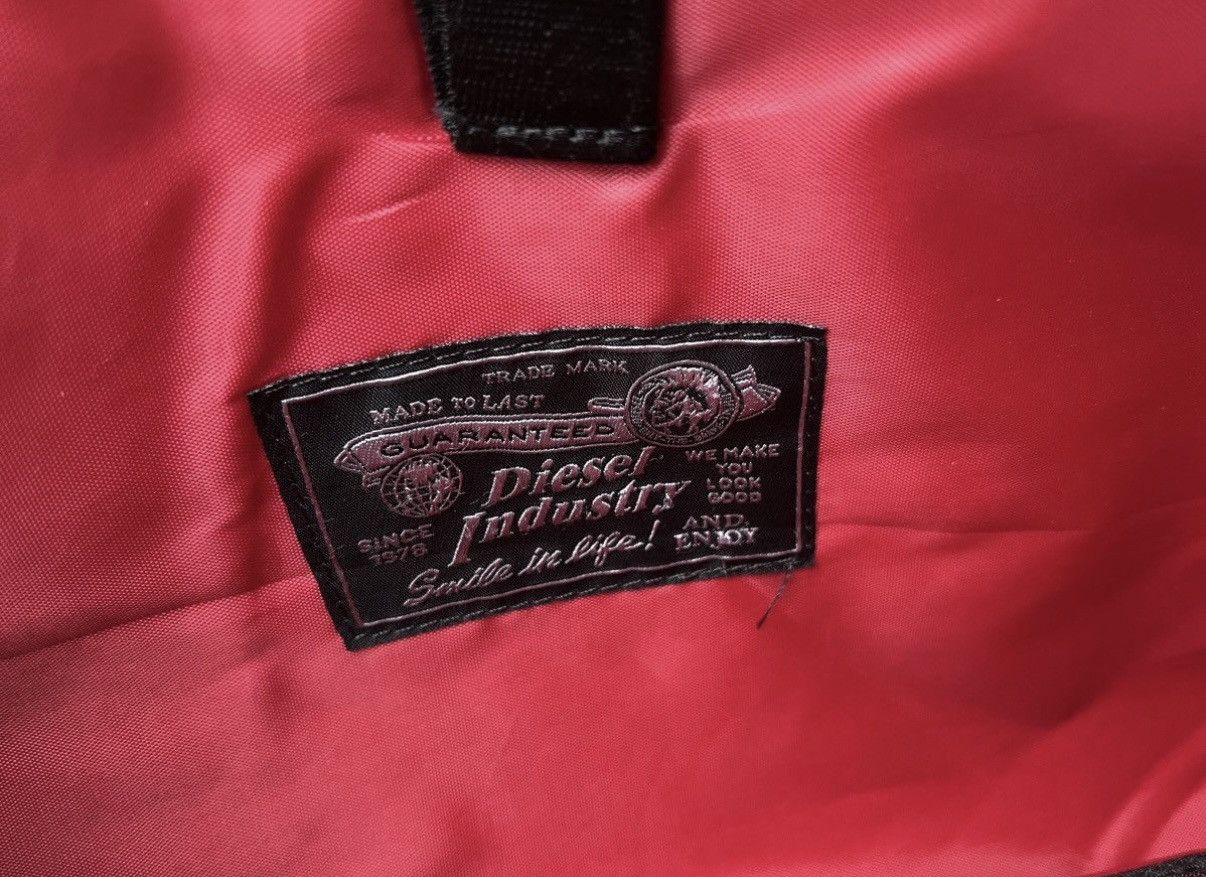 Diesel DIESEL SPELLS MONOGRAM LAPTOP PADDED CROSSBODY MESSENGER BAG Size ONE SIZE - 19 Thumbnail