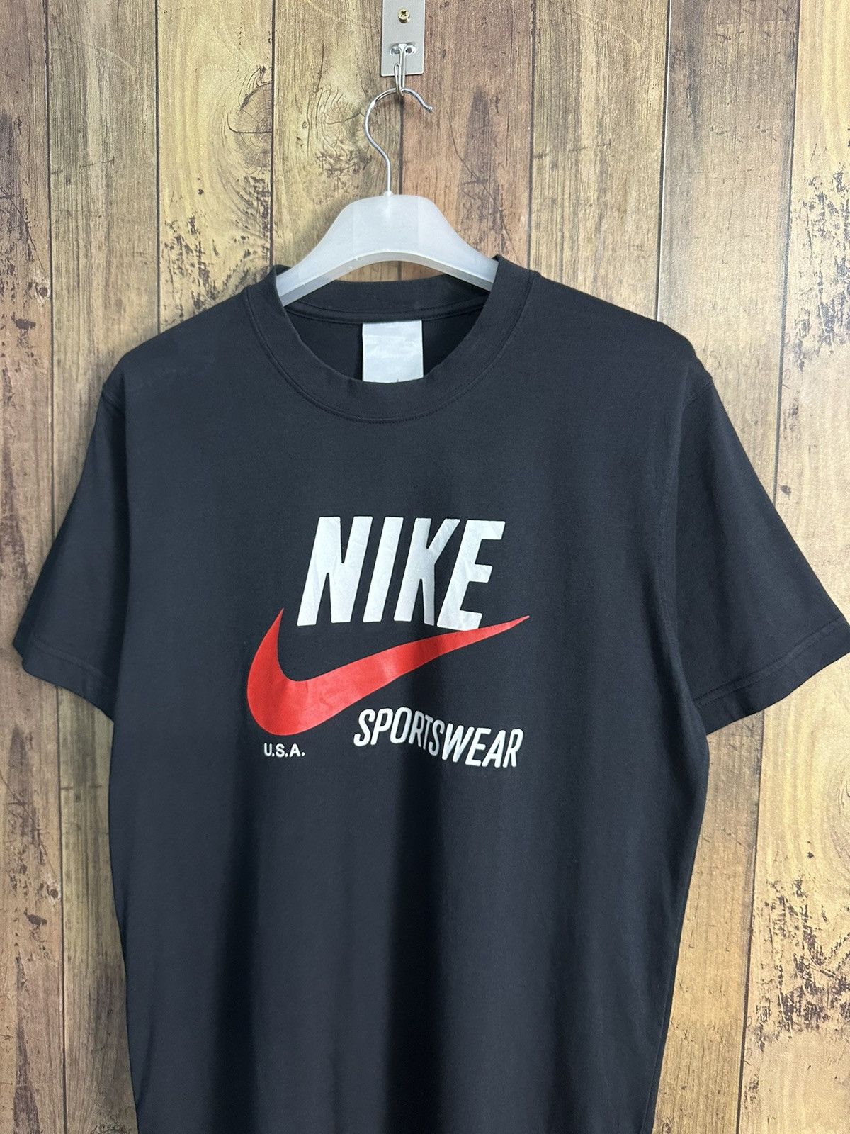 Nike Vintage Nike Sportwear Big Logo Tshirt A418 Size US M / EU 48-50 / 2 - 2 Thumbnail