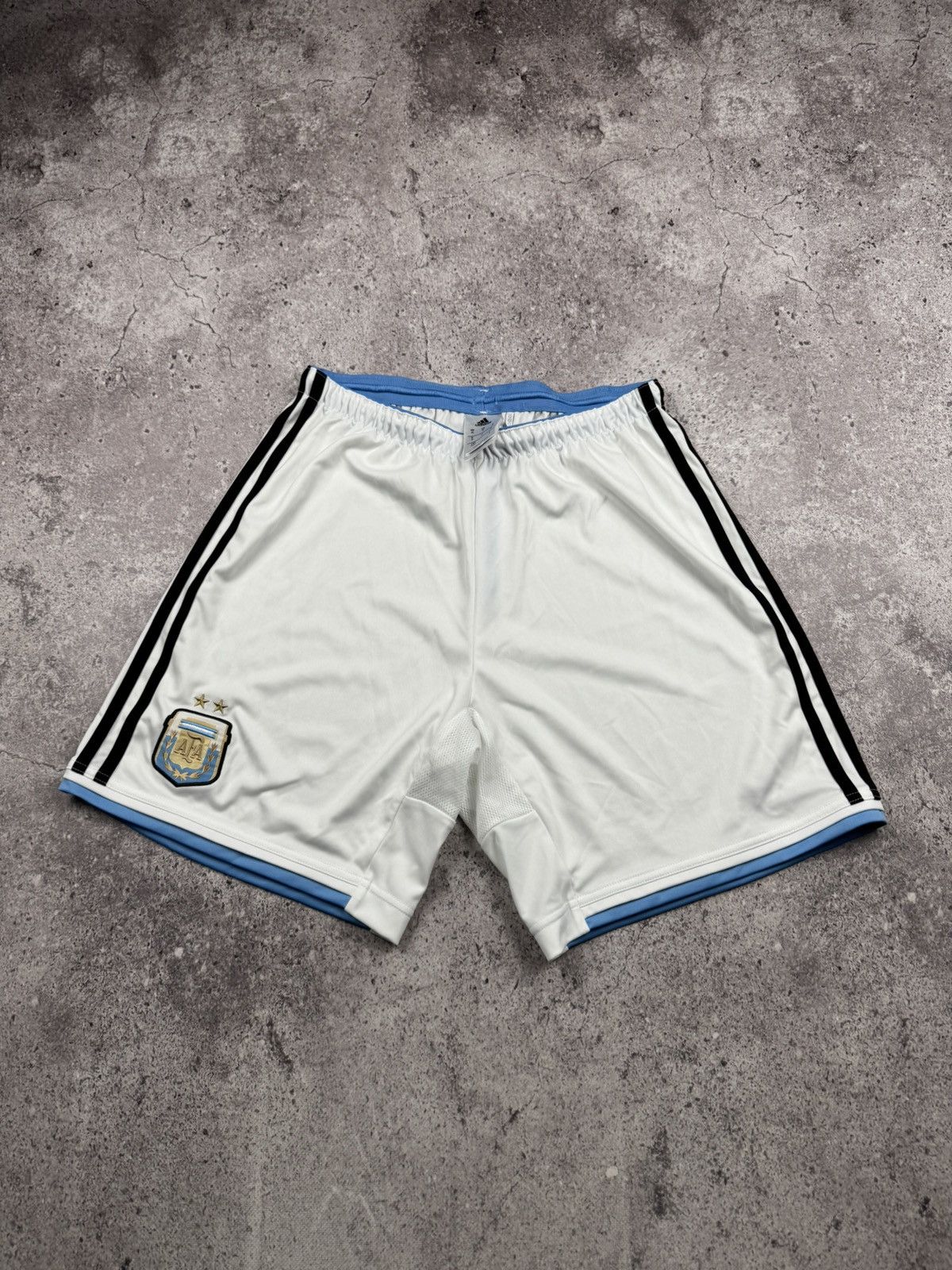 Adidas Vintage adidas Argentina soccer shorts size M Size US 32 / EU 48 - 1 Thumbnail