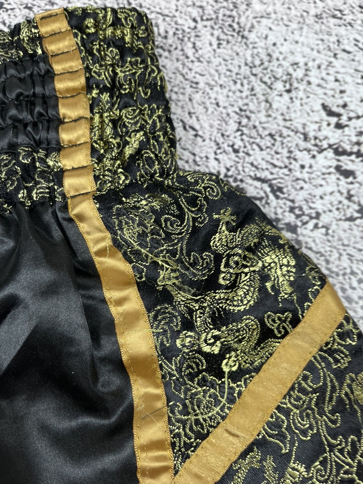 Japanese Brand VTG Muai Thai Kickboxing Fighter Shorts size M Size 28" / US 6 / IT 42 - 8 Thumbnail