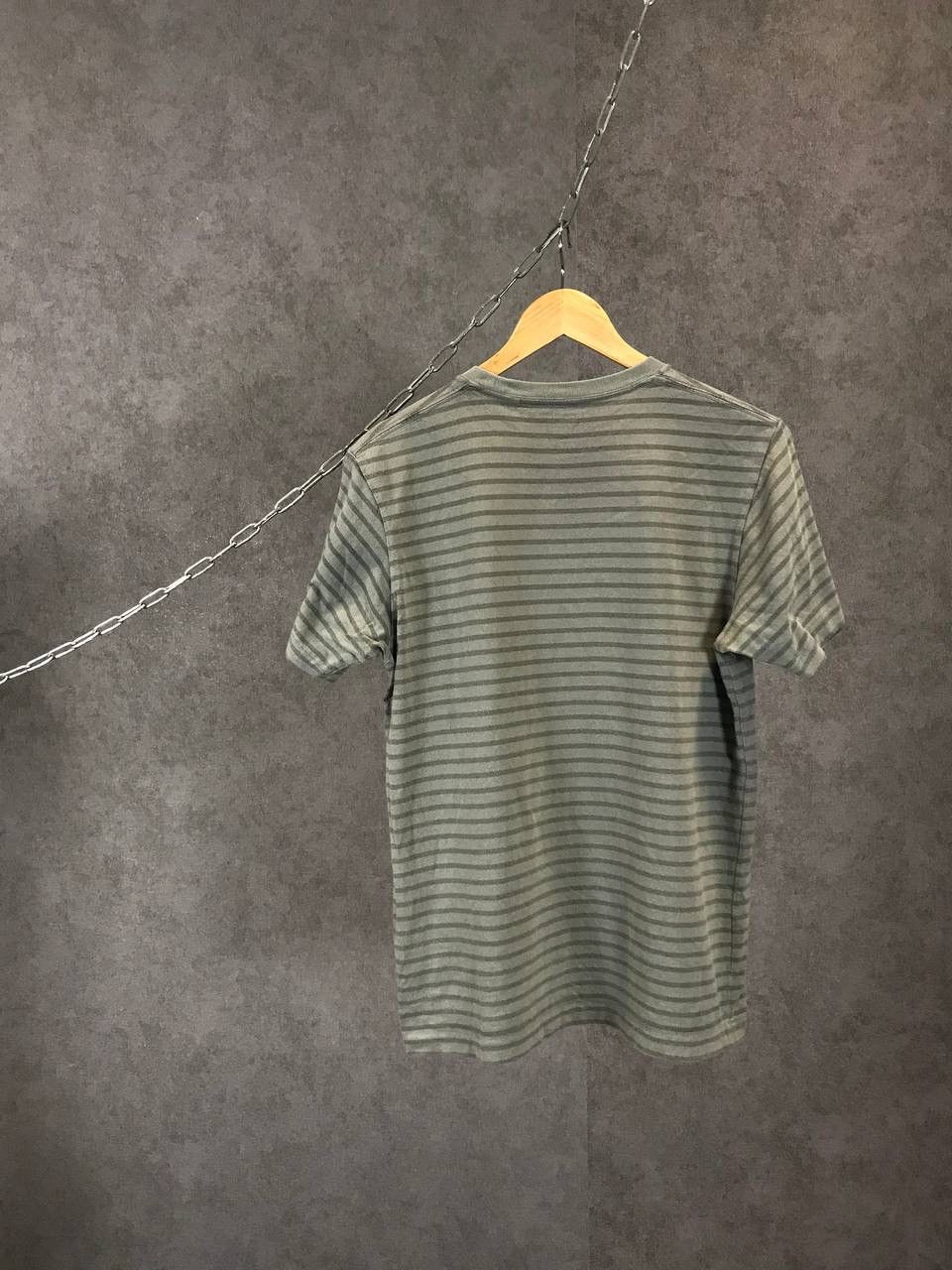 Kaws × Uniqlo Kaws x Uniqlo striped designer logo tee Size US S / EU 44-46 / 1 - 7 Thumbnail