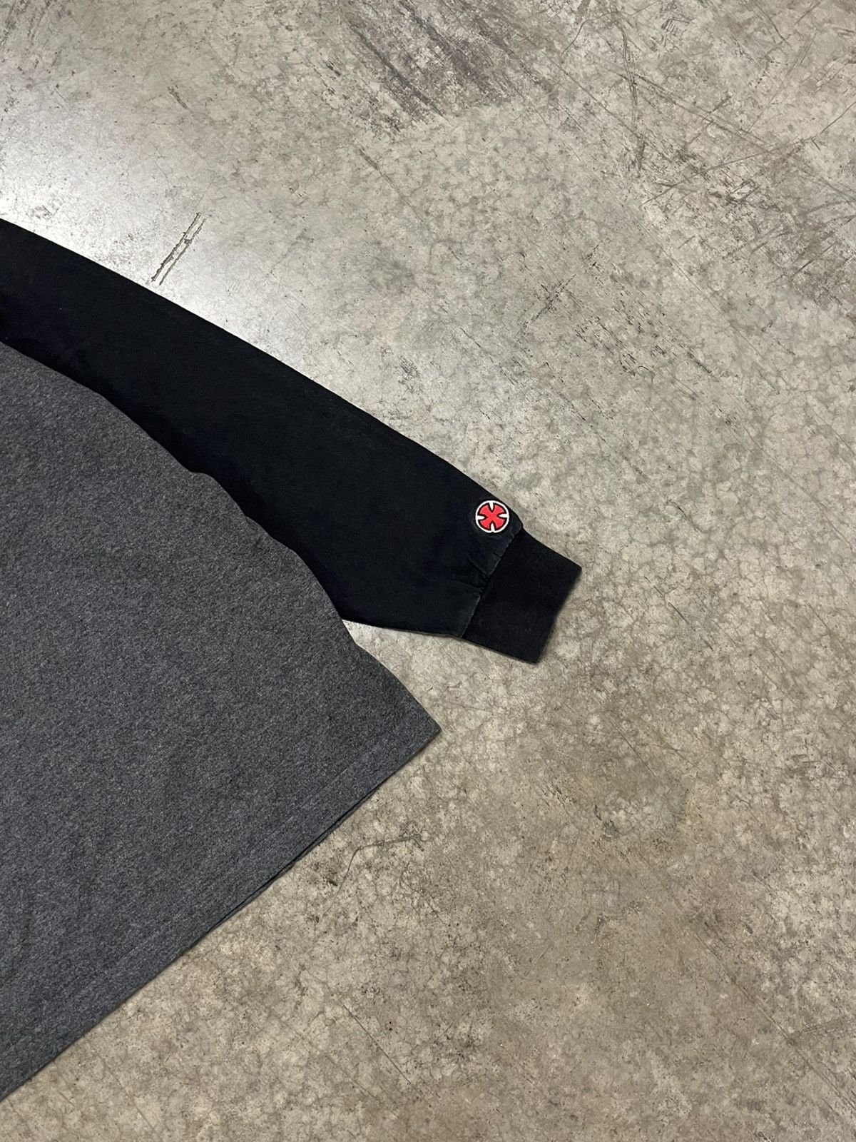 Independent Truck Co. × Vintage Independent truck co vintage longsleeve two tone tee rare Size US L / EU 52-54 / 3 - 5 Thumbnail