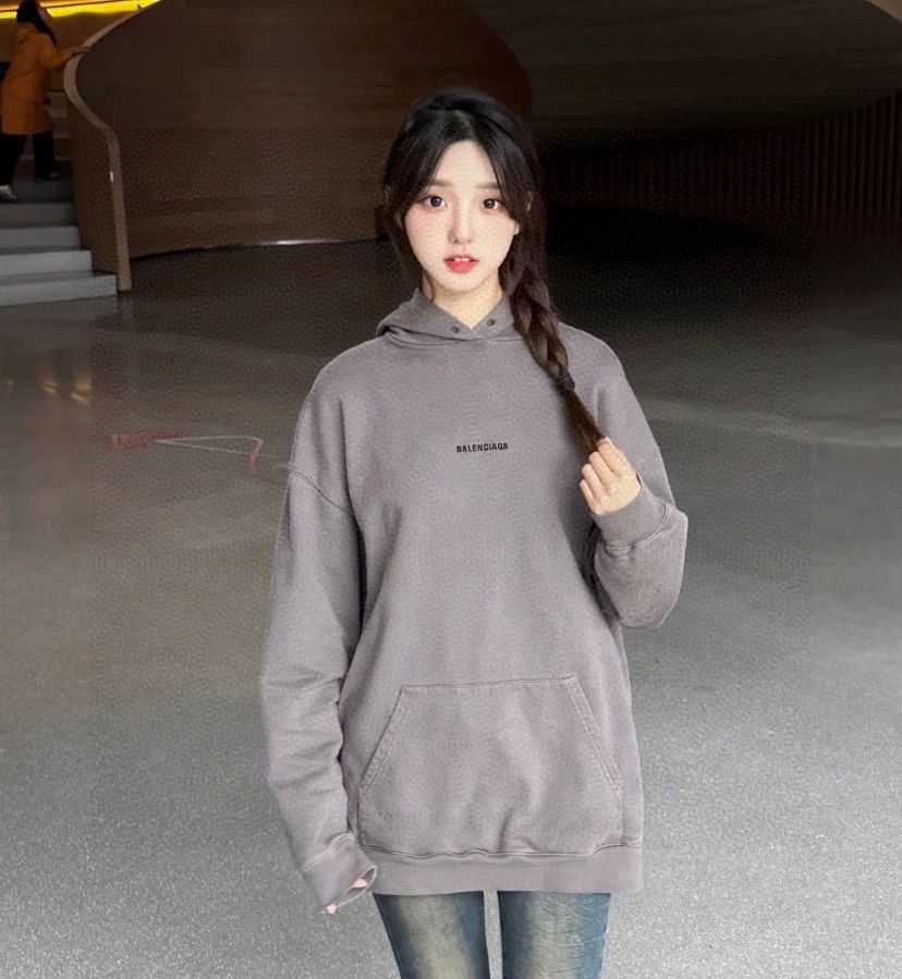 Balenciaga balenciaga gray logo hoodie sweatshirt for women Size US S / EU 44-46 / 1 - 7 Thumbnail