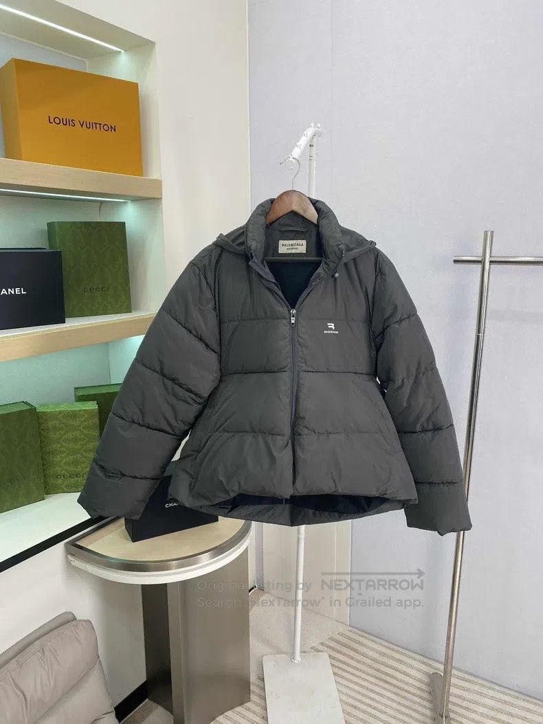 Balenciaga Balenciaga Puffer Jacket Size XS / US 0-2 / IT 36-38 - 1 Thumbnail