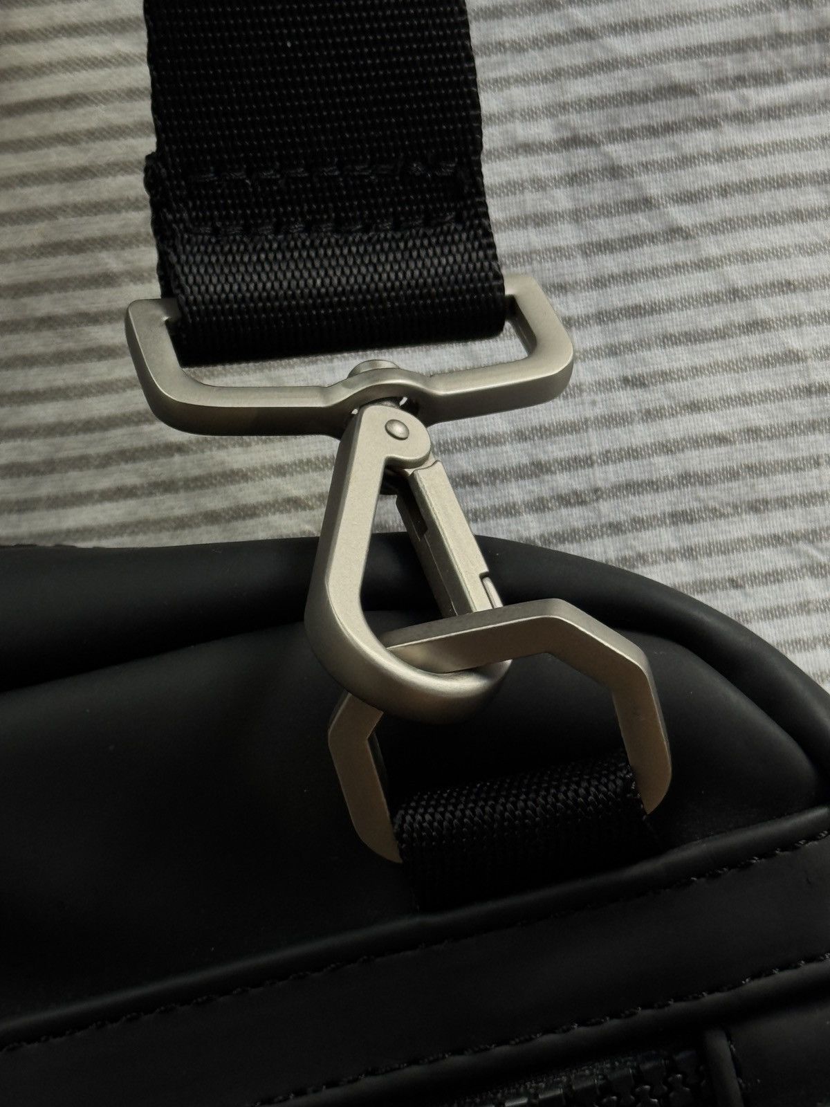 Anthracite messenger bac Mandarina Duck