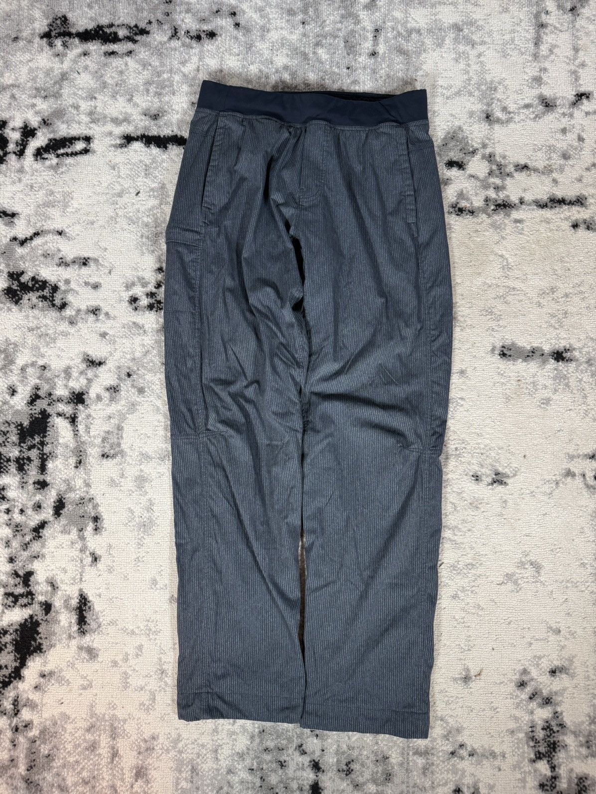 Lululemon Lululemon Striped Activewear Blue Pants Size US 34 / EU 50 - 1 Thumbnail