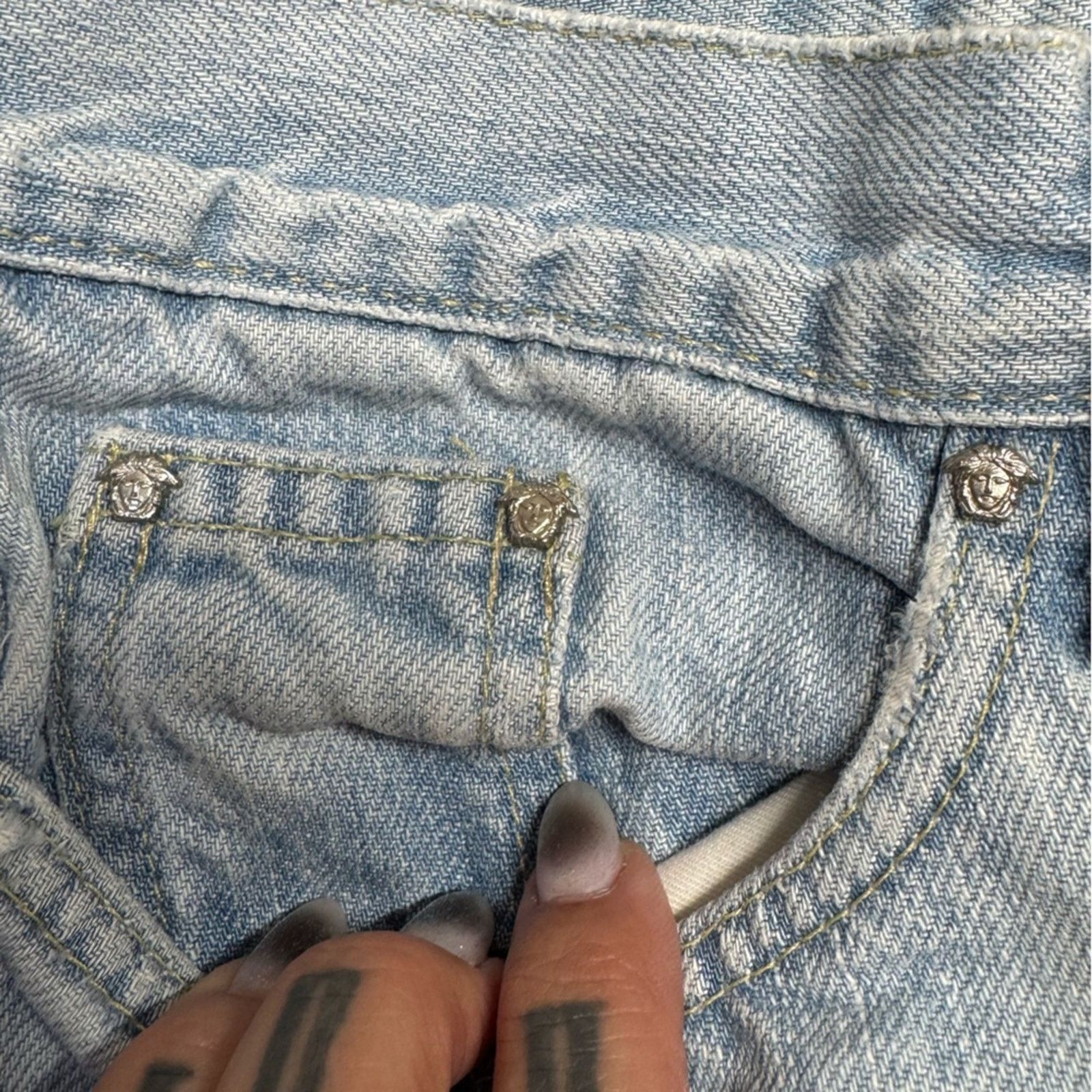 Versace Jeans Couture Versace Jeans Couture Light Wash Bootcut Denim size 28 Size 28" / US 6 / IT 42 - 9 Thumbnail