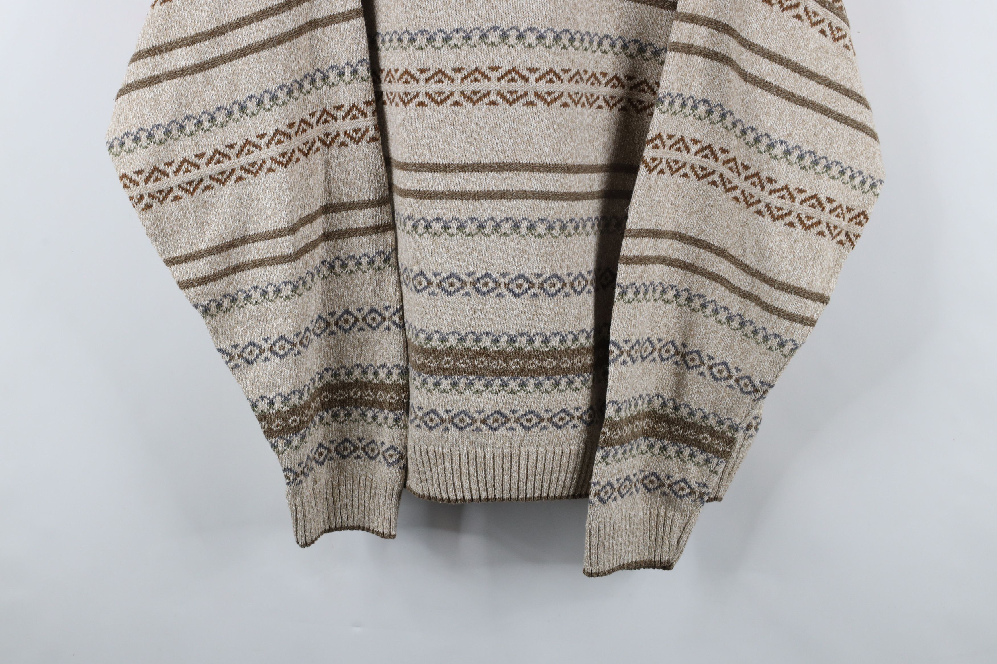 Vintage Vintage 90s Streetwear Fair Isle Knit V-Neck Sweater USA Size US L / EU 52-54 / 3 - 3 Thumbnail