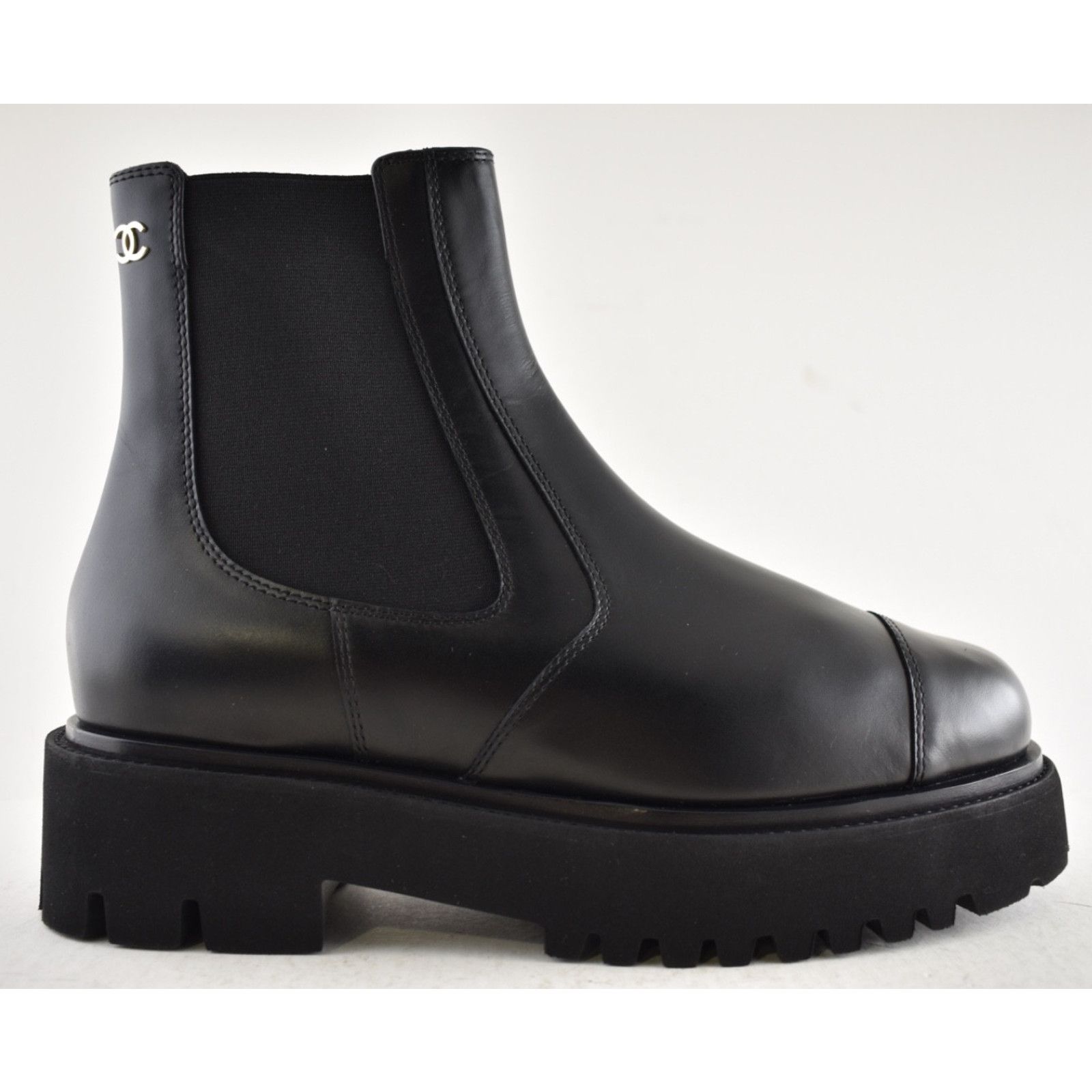 Chanel Chanel 24B Calfskin CC Logo Pull On Chelsea Platform Boot 42 Size US 11 / IT 41 - 2 Thumbnail