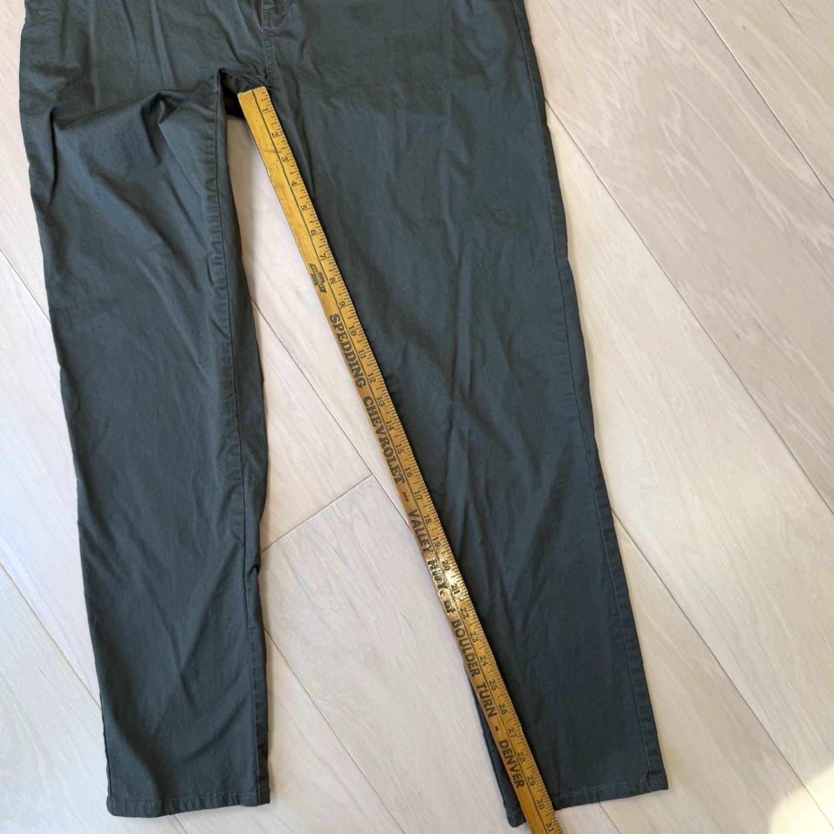 Vuori Vuori Collins Chino Pants 34 Green Cotton Minimalist Athleisure Golf Voouri? (correct brand Vuori) Size US 34 / EU 50 - 7 Thumbnail