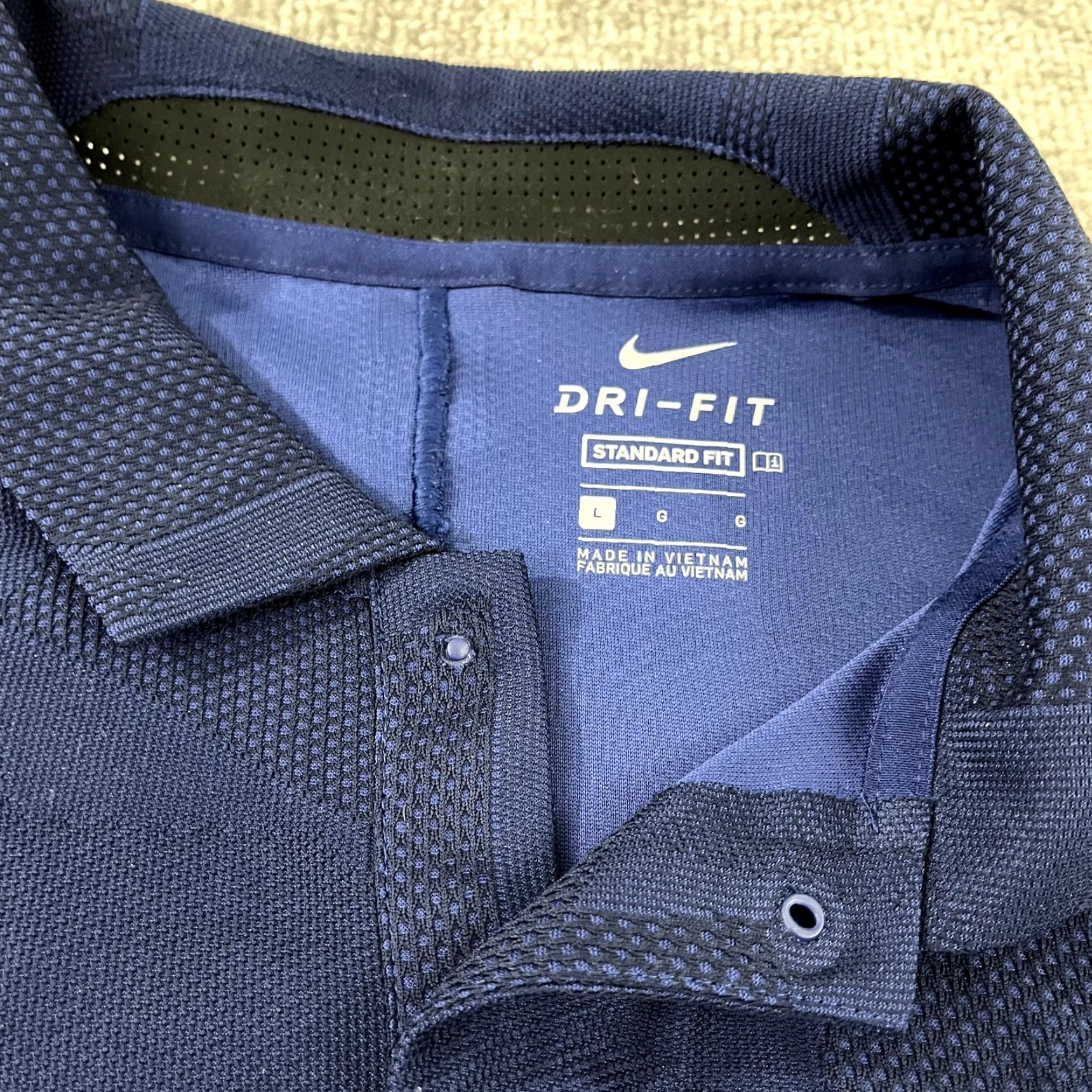 Nike VINTAGE Nike Tiger Woods Polo Shirt Mens Large Blue Geometric Snap Collar Golf S/S Size US L / EU 52-54 / 3 - 5 Thumbnail