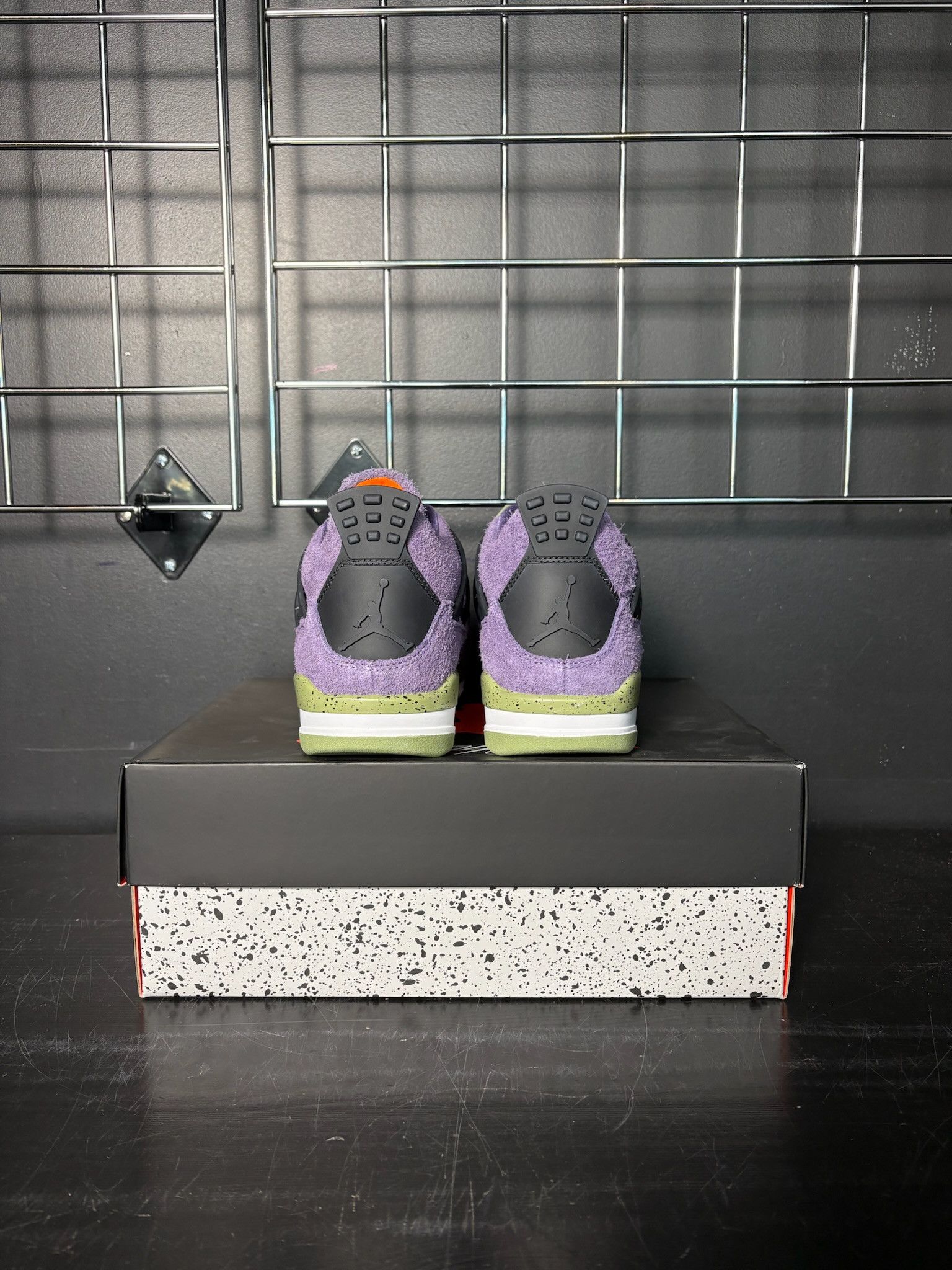 Jordan Brand Air Jordan 4 Retro "Canyon Purple" (WMNS) - Size 7.5 Size US 7.5 / IT 37.5 - 3 Thumbnail