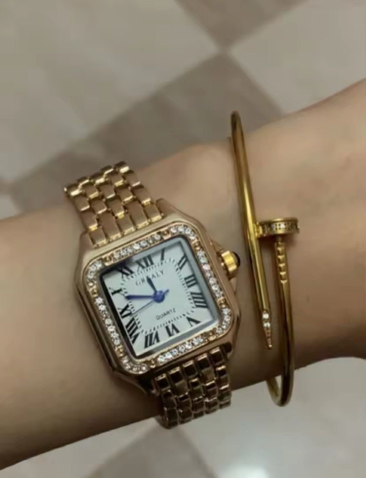 Vintage Vintage 90s vintage retro luxury style quartz Gold watch Size ONE SIZE - 4 Thumbnail