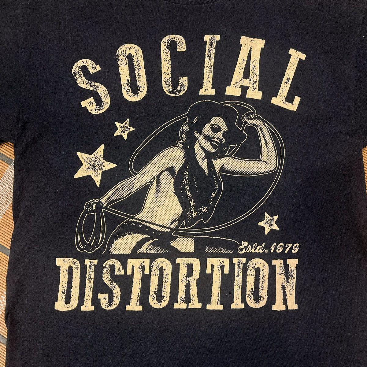 Band Tees × Vintage Social Distortion Cowboy Girl Estd.1979 Size US M / EU 48-50 / 2 - 2 Thumbnail