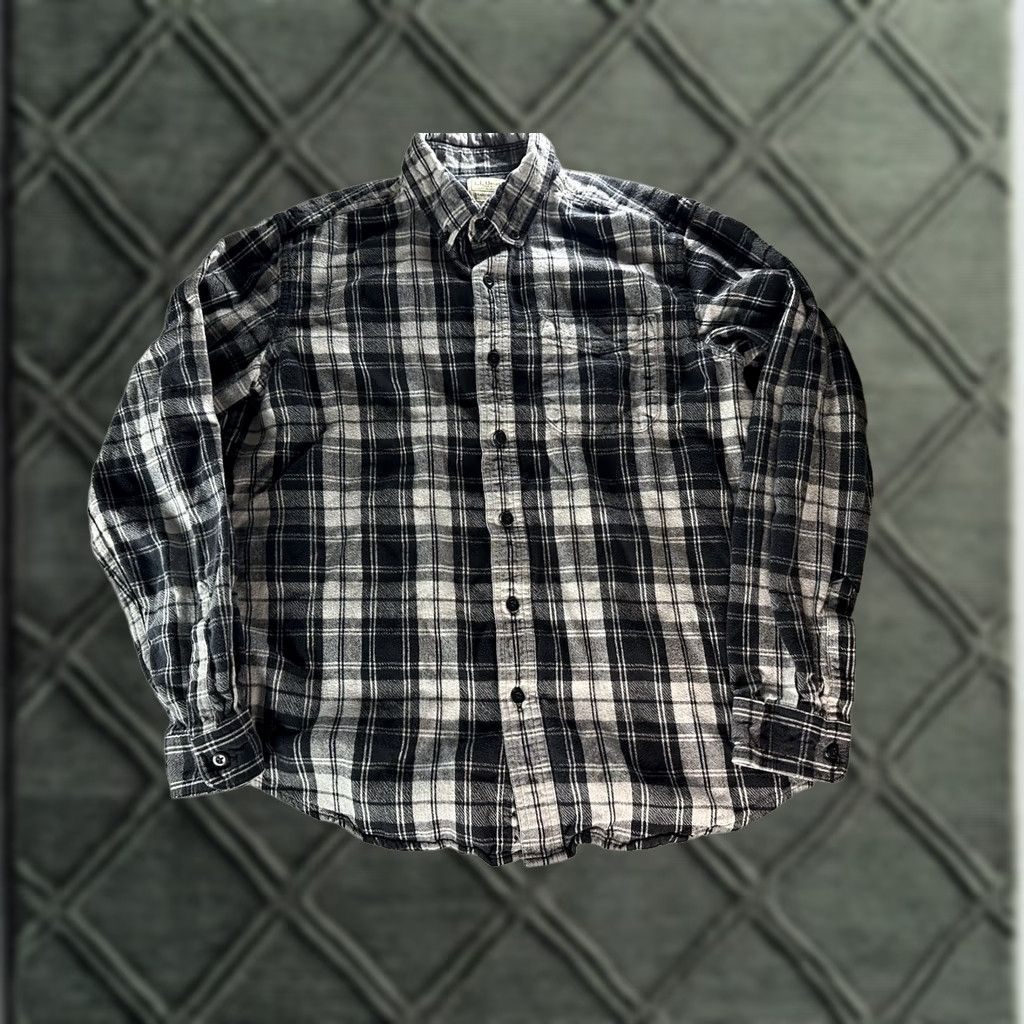Vintage L.L.Bean Plaid Shirt Men’s Medium Slim Button-Up Collared Cotton Flannel Black Gray Button Front Size US M / EU 48-50 / 2 - 1 Thumbnail