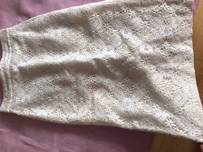 Alexander McQueen Alexander McQUEEN size 38 Non elastic lace skirt 2505-Next Size 28" / US 6 / IT 42 - 1 Thumbnail