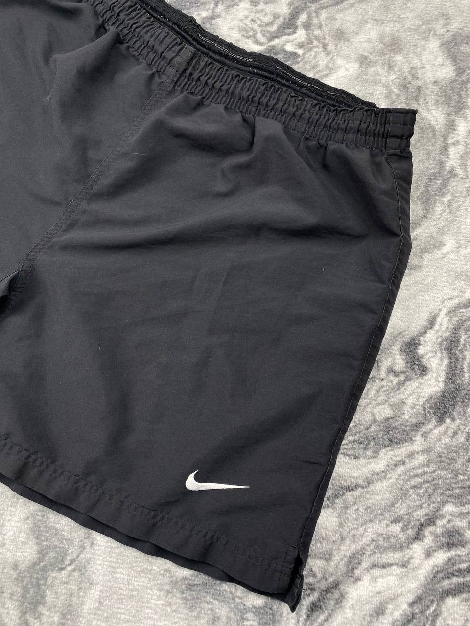Nike Vintage Nike Valencia 00s Home Football Shorts Men Size L Size US 34 / EU 50 - 3 Thumbnail
