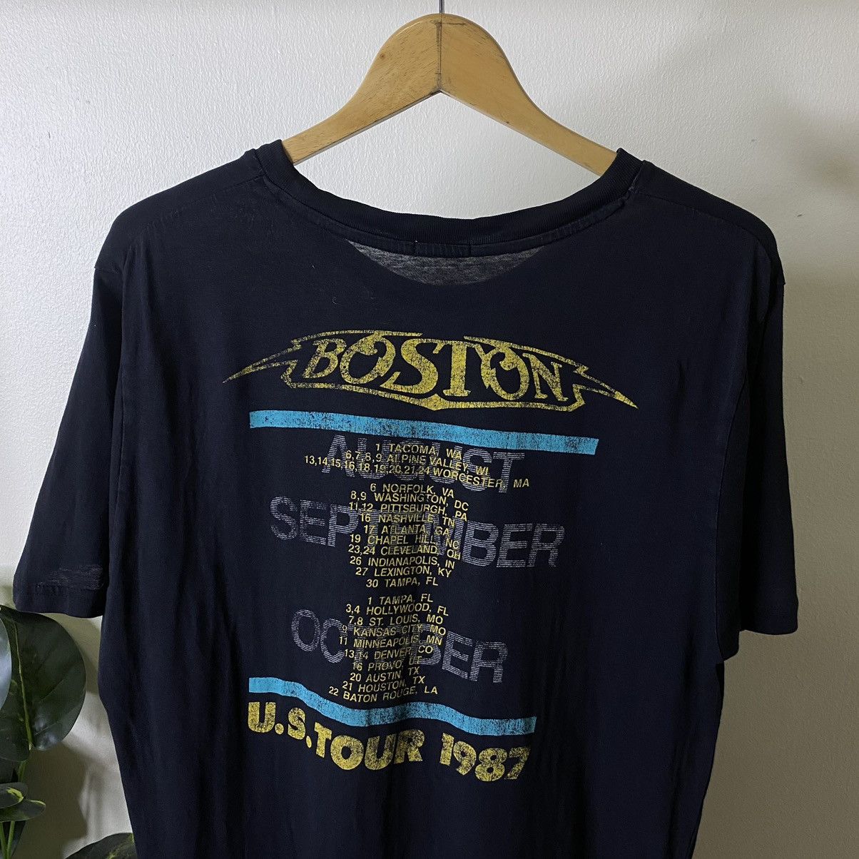 Band Tees × Japanese Brand Boston US Tour 1987 Official Reissue Collaboration Tee Size US L / EU 52-54 / 3 - 6 Thumbnail