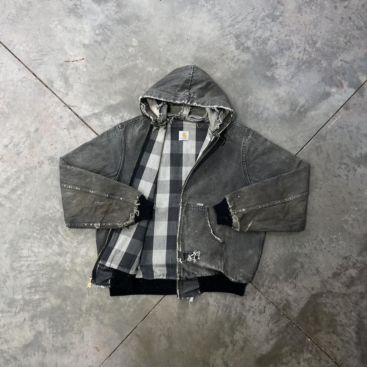 Carhartt Vintage Carhartt Denim Hooded Jacket Flannel Lined Thrashed Size US L / EU 52-54 / 3 - 1 Thumbnail