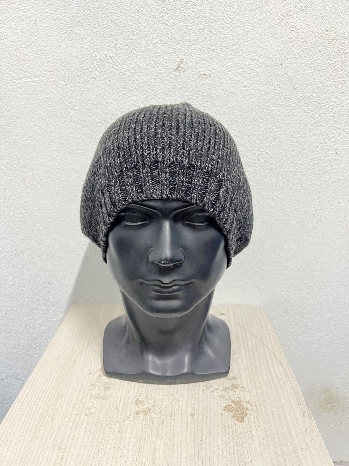 Japanese Brand Japanese Brand Uniqlo Plain Beanie Hat Size ONE SIZE - 2 Thumbnail