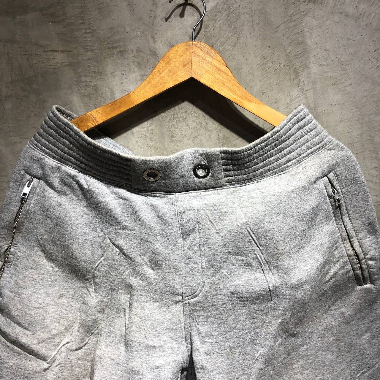 Givenchy Givenchy Cotton Sweat shorts Size US 34 / EU 50 - 3 Thumbnail
