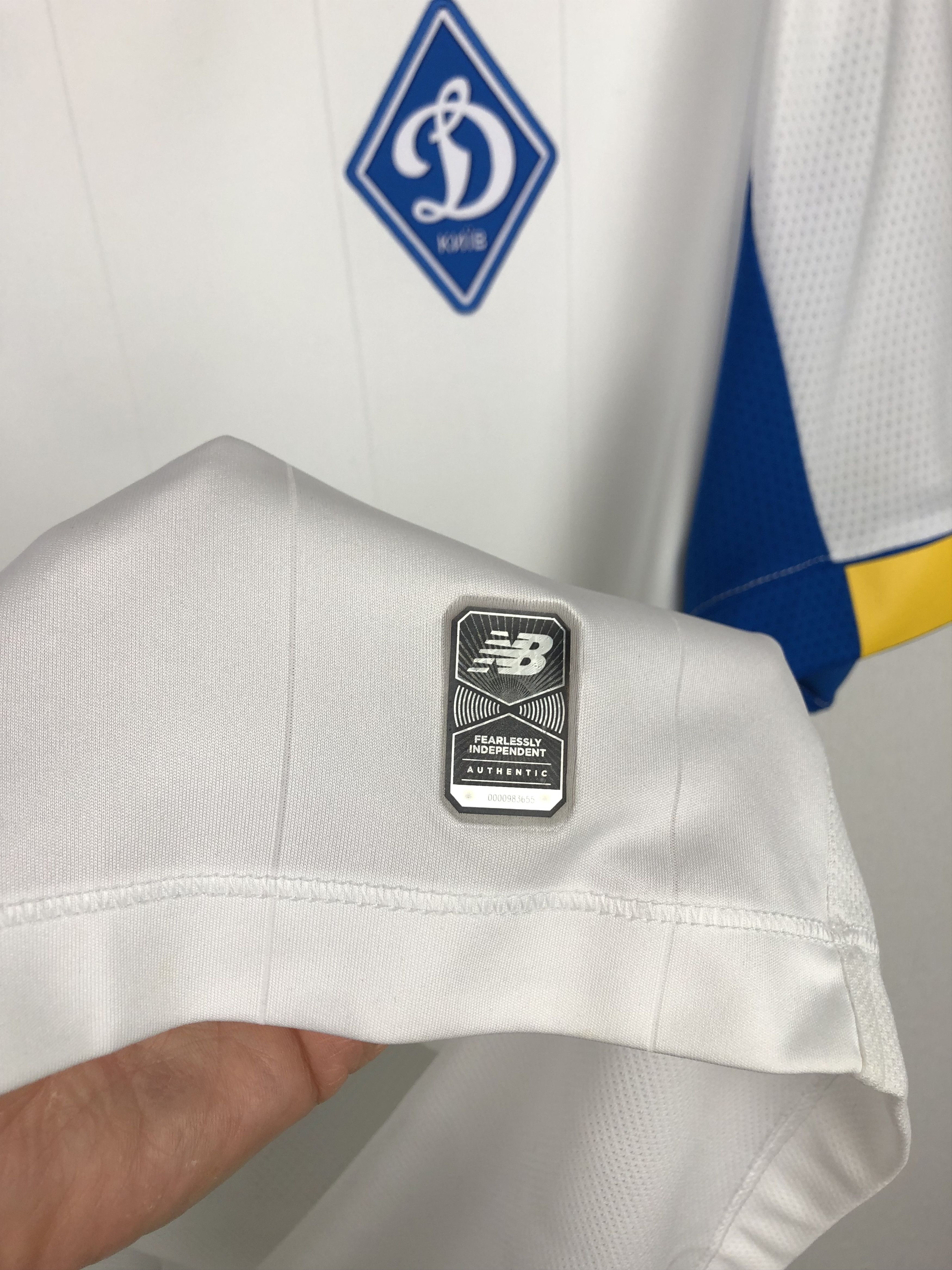New Balance Dynamo Kiev football shirt Soccer Jersey Trikot Hype Tee Size US XL / EU 56 / 4 - 4 Thumbnail